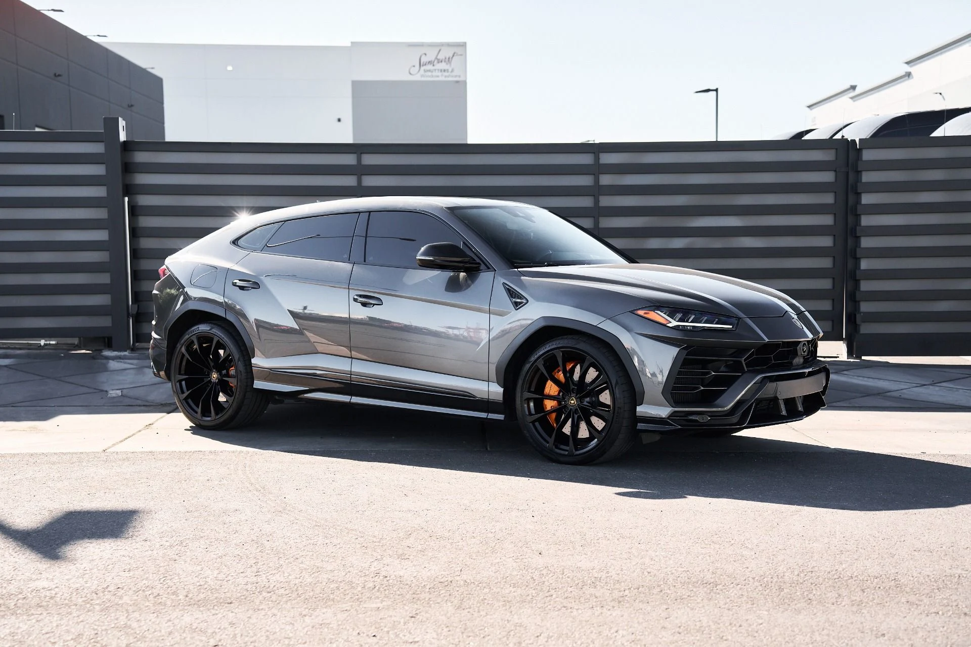 mph014_2917109353_Used_2022_Lamborghini_Urus_Base_1759562025_1667006821