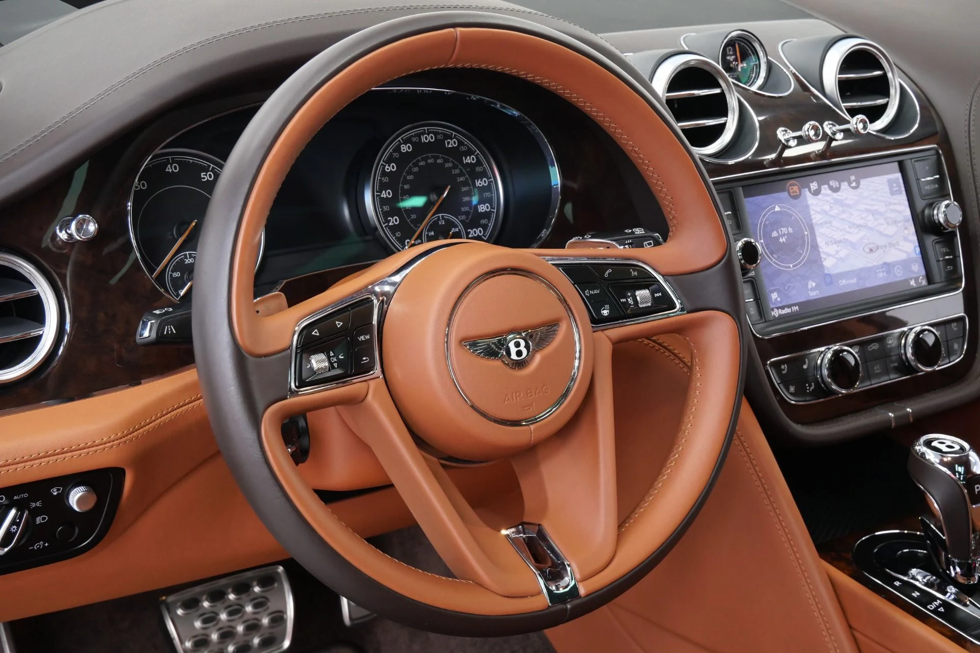 mph014_2918076998_Used_2017_Bentley_Bentayga_W12_Four_Seat_Comfort_Specification_with_Rear_Console_1776956660_a737bf1627