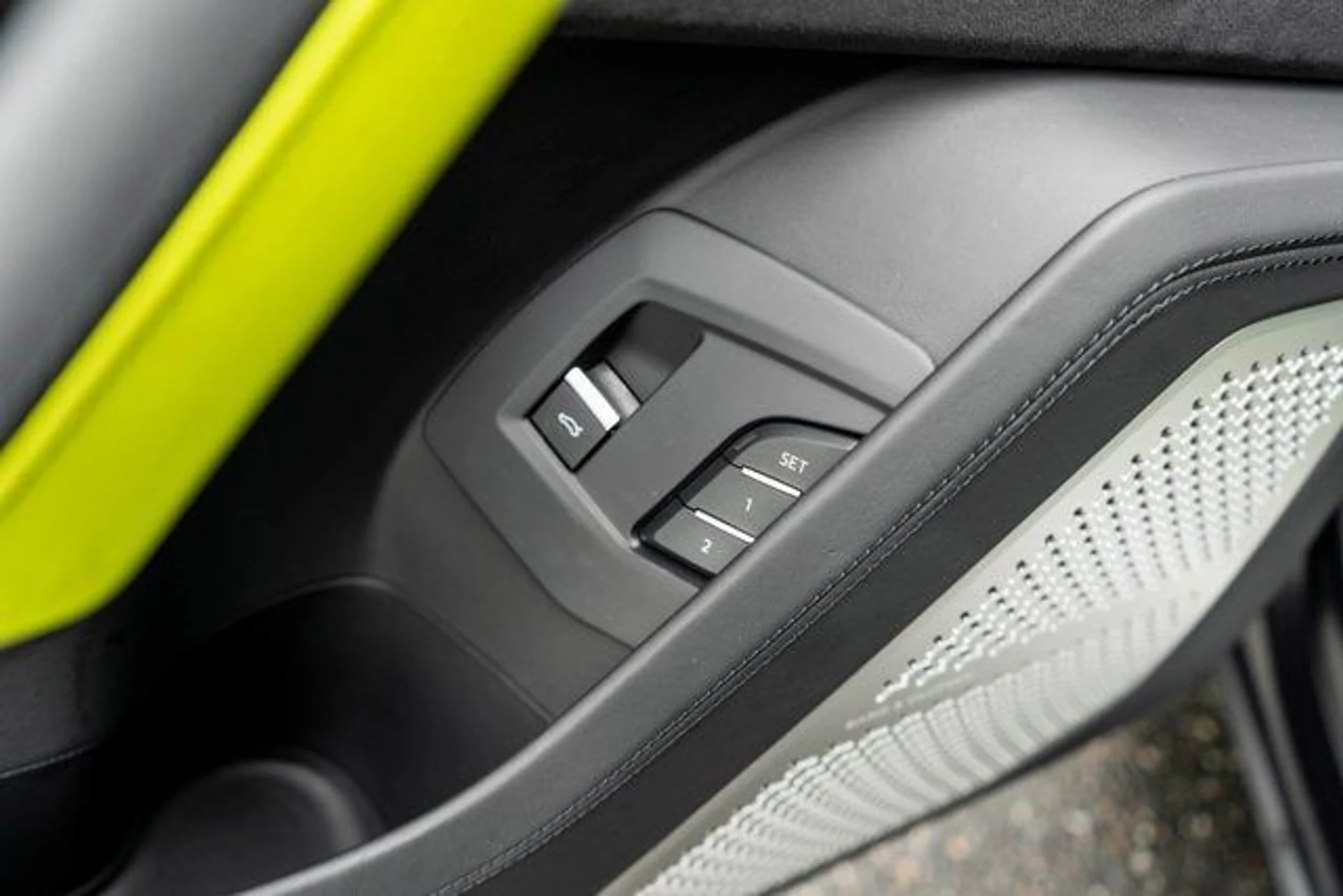 mph014_2921809217_15_7270a0390d