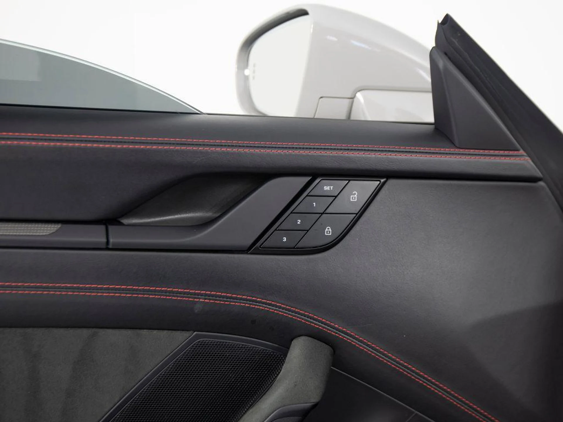 mph014_2923955829_zl2d7z7_I_Fsgm_Y70_U13azu808m5_U_39374f8369