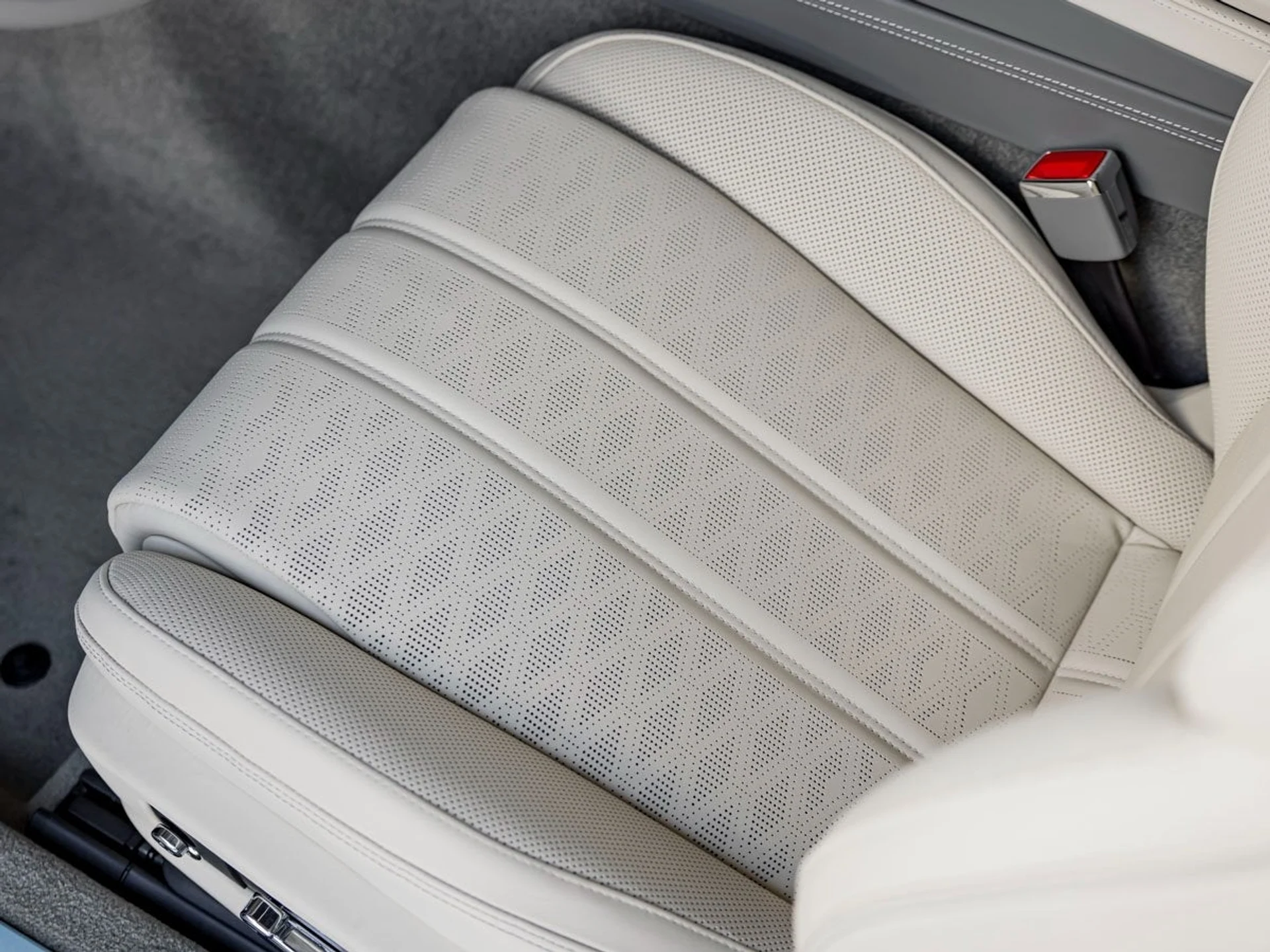 mph014_2932490792_15_65b7968dc6