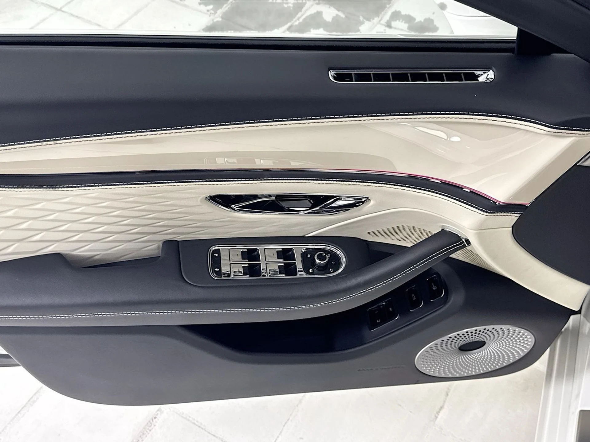 mph014_2935633914_8808445c69f27be35a2da26b5ebb3474x_9e54a5e833