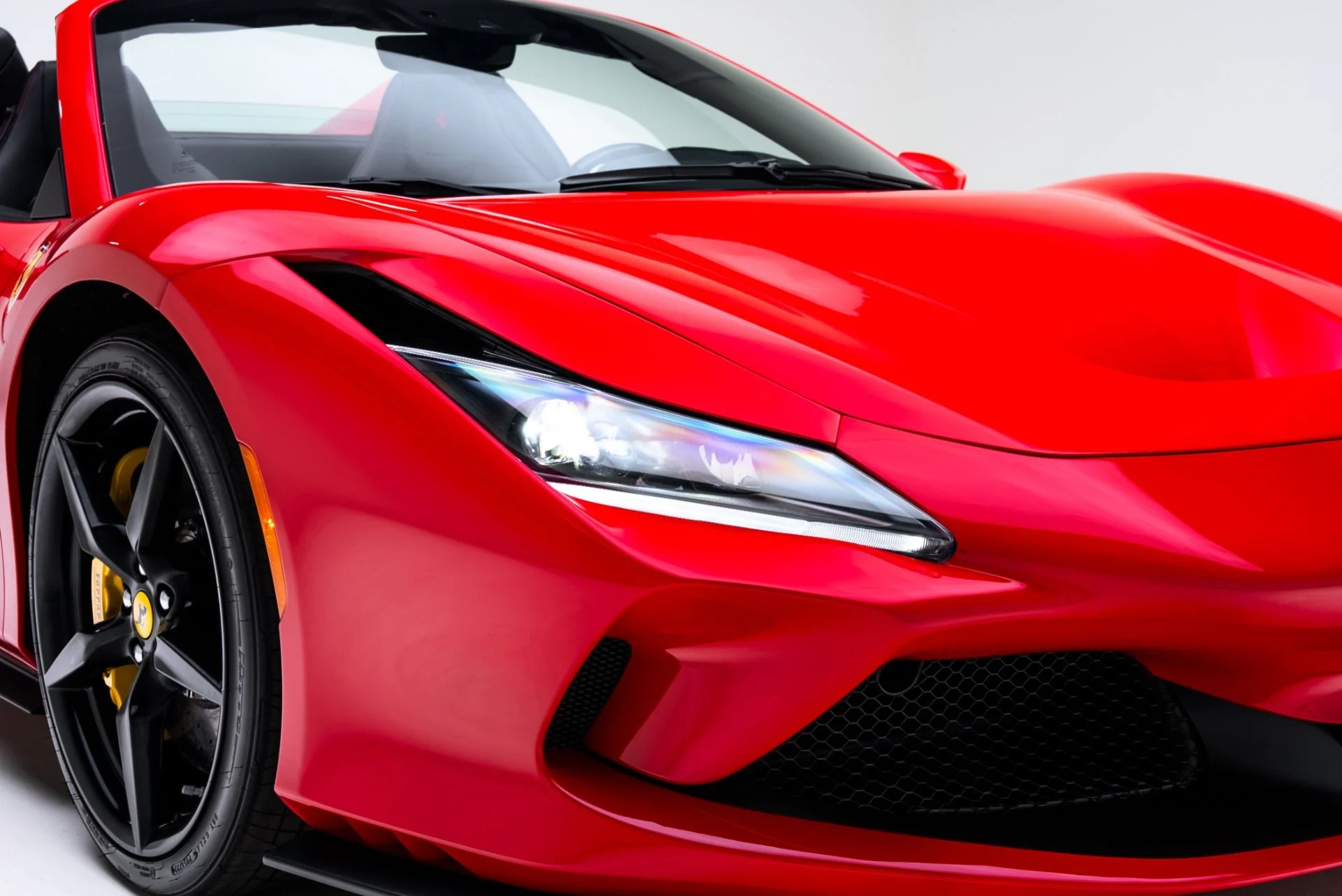 mph014_2936503401_Used_2022_Ferrari_F8_Spider_1772060446_fb5aa05141