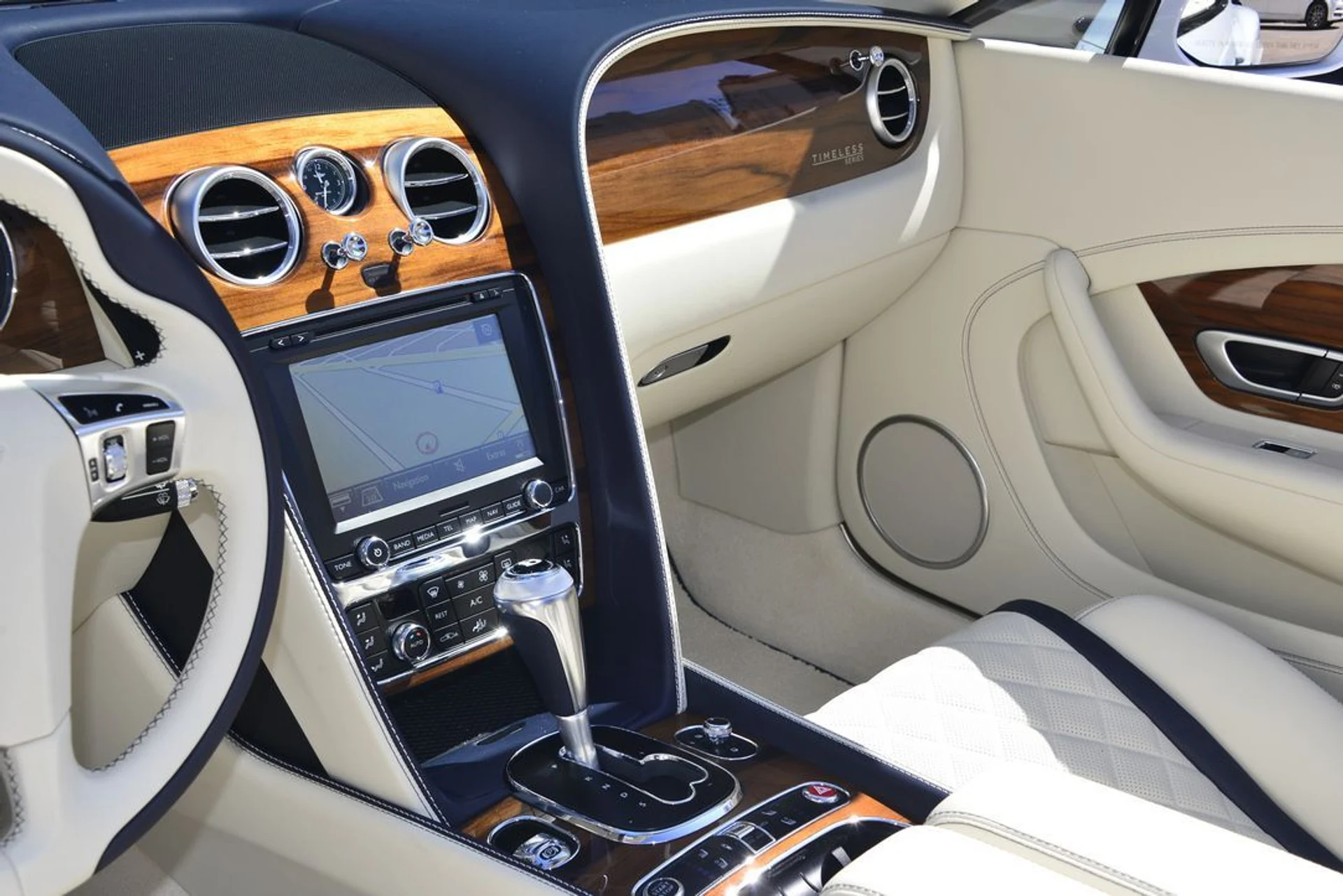 mph014_2938402716_83173140131f2d9e23724cb399138e57x_2928e1b12b