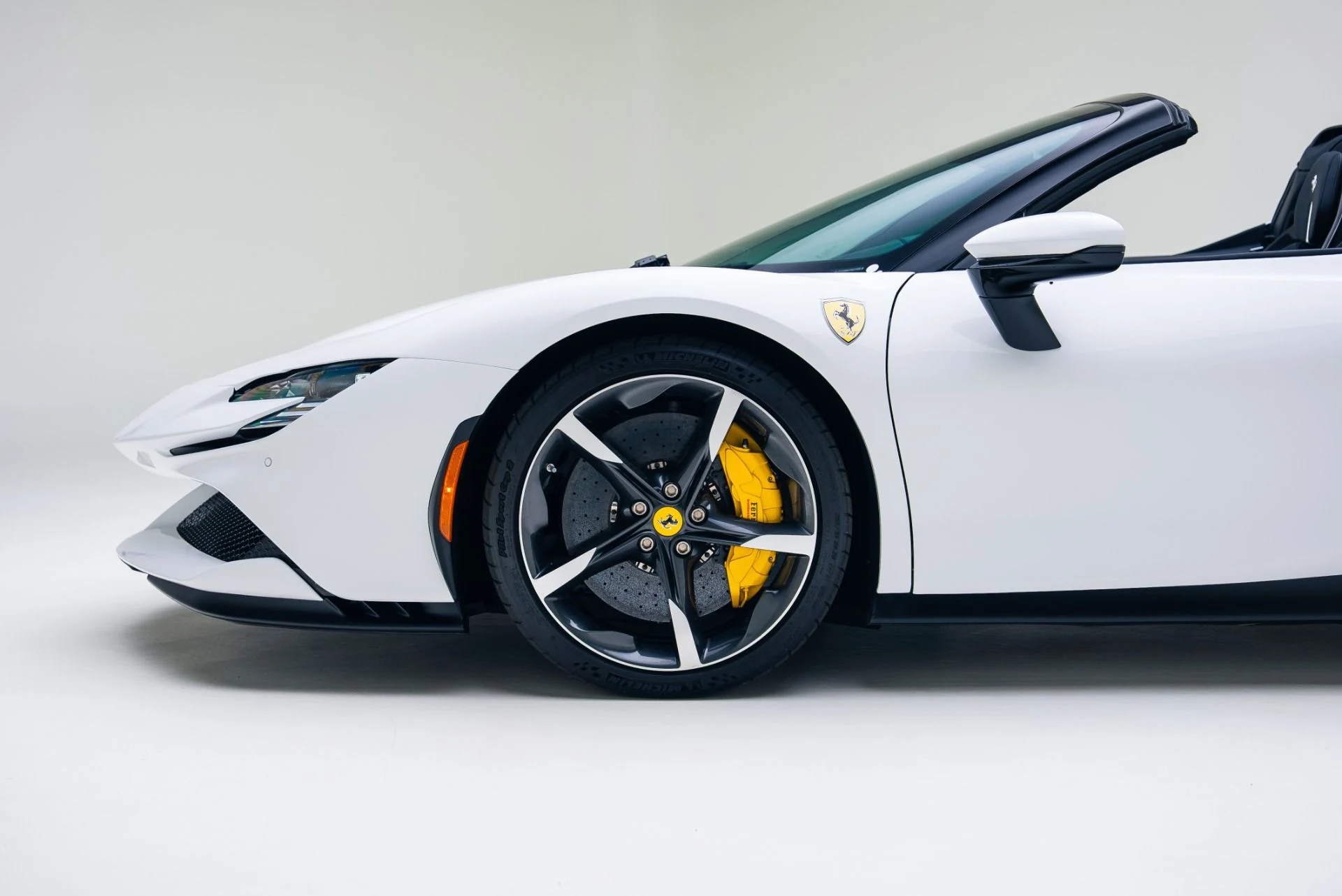 mph014_2938830898_Used_2024_Ferrari_SF_90_Spider_1764978674_dc1899efb3