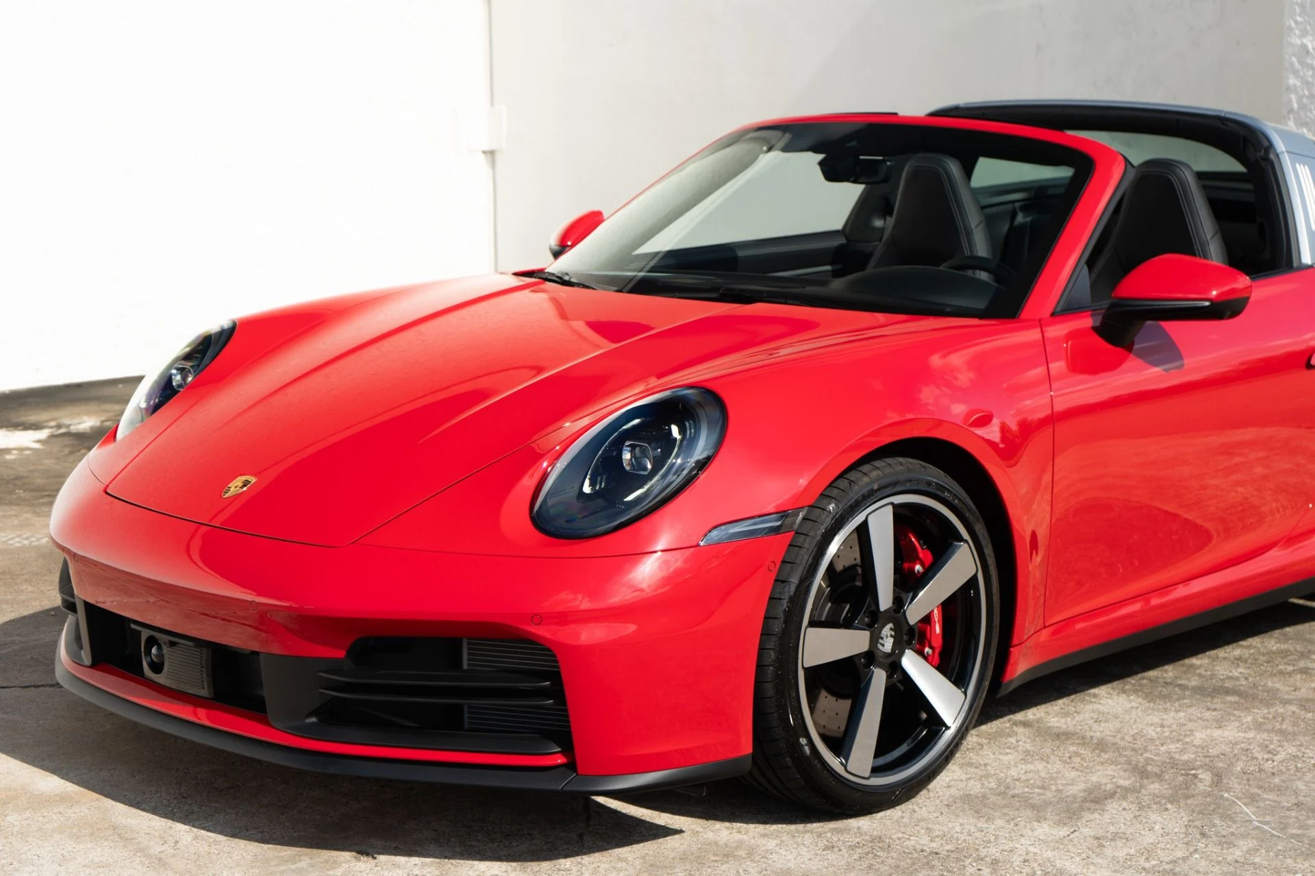 mph014_2939215191_Used_2026_Porsche_911_Targa_4_S_1780095629_124d095297