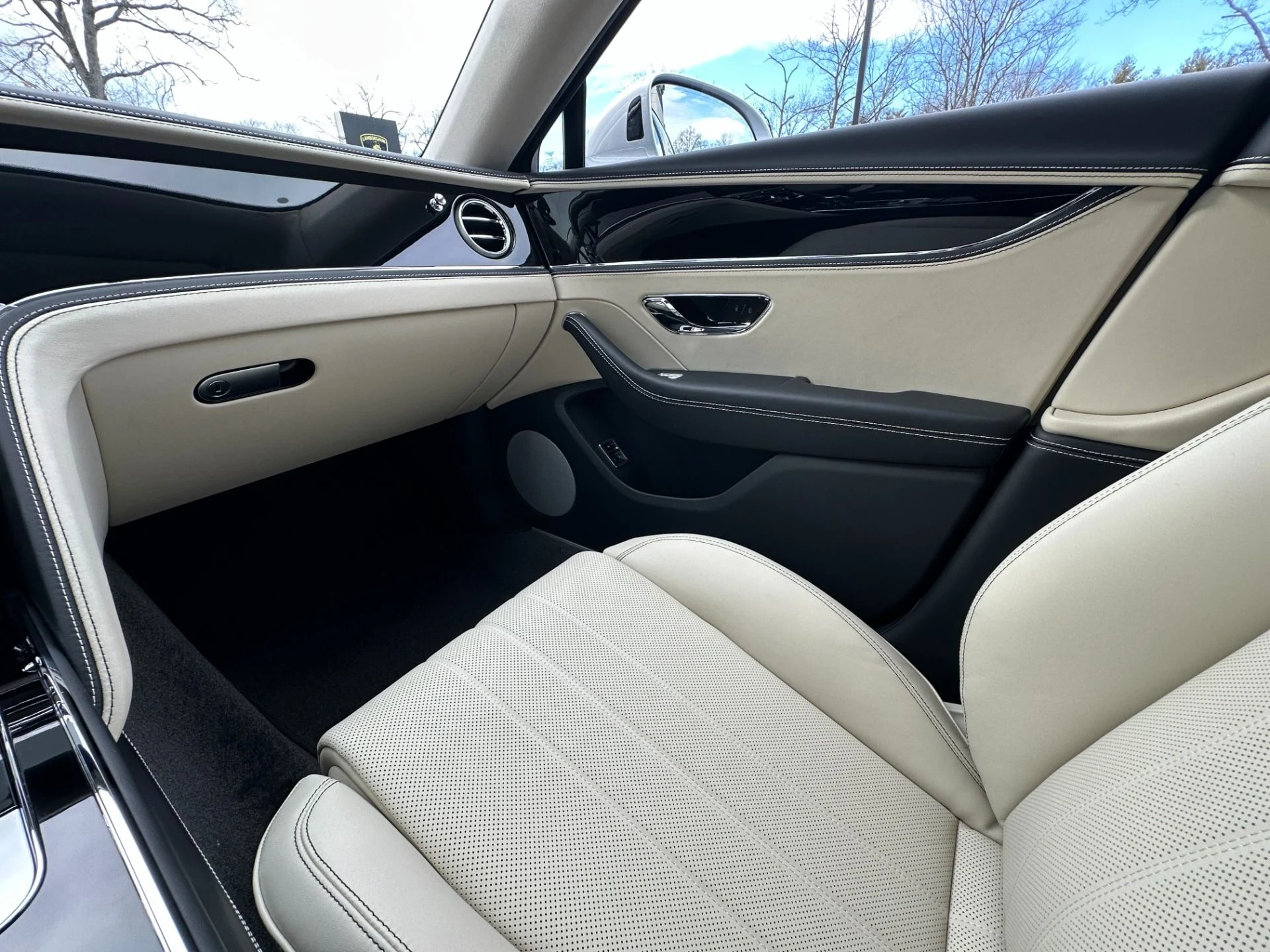 mph014_2939949016_Used_2026_Bentley_Flying_Spur_1784741908_58b31ec195