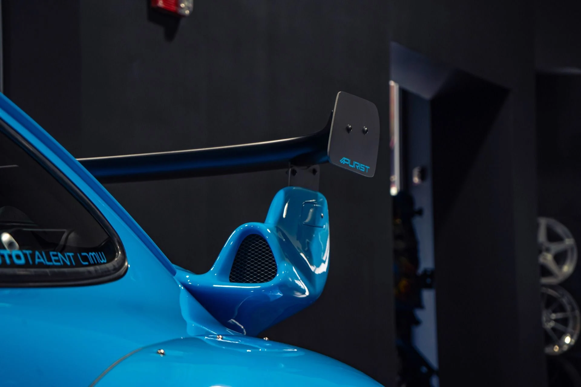 mph014_2945066014_Used_1995_Porsche_911_Carrera_RWB_LA_1_Riviera_Blue_1775600553_fa256061a1