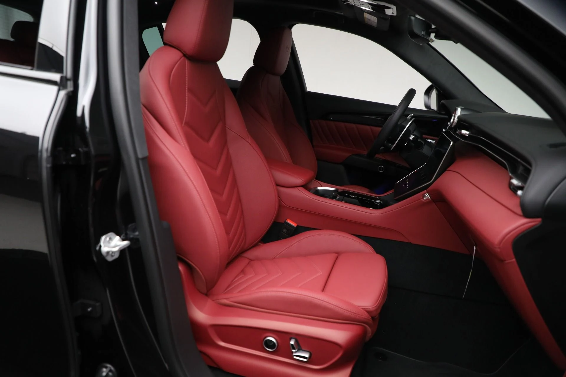 mph014_2945120703_New_2025_Maserati_Grecale_Modena_52adb610ac