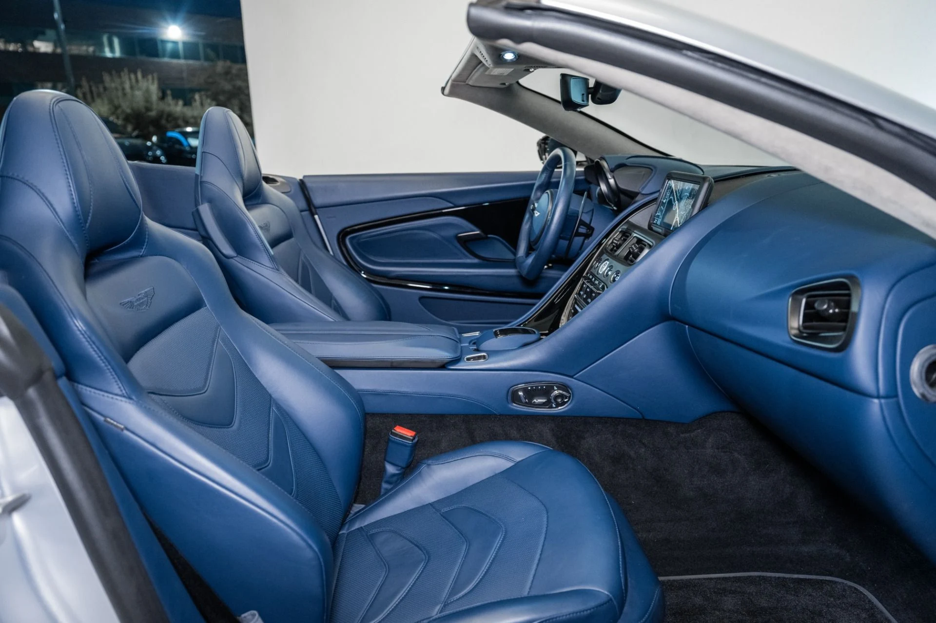 mph014_2950947870_Used_2020_Aston_Martin_DBS_Superleggera_1753546861_5c1133bc40