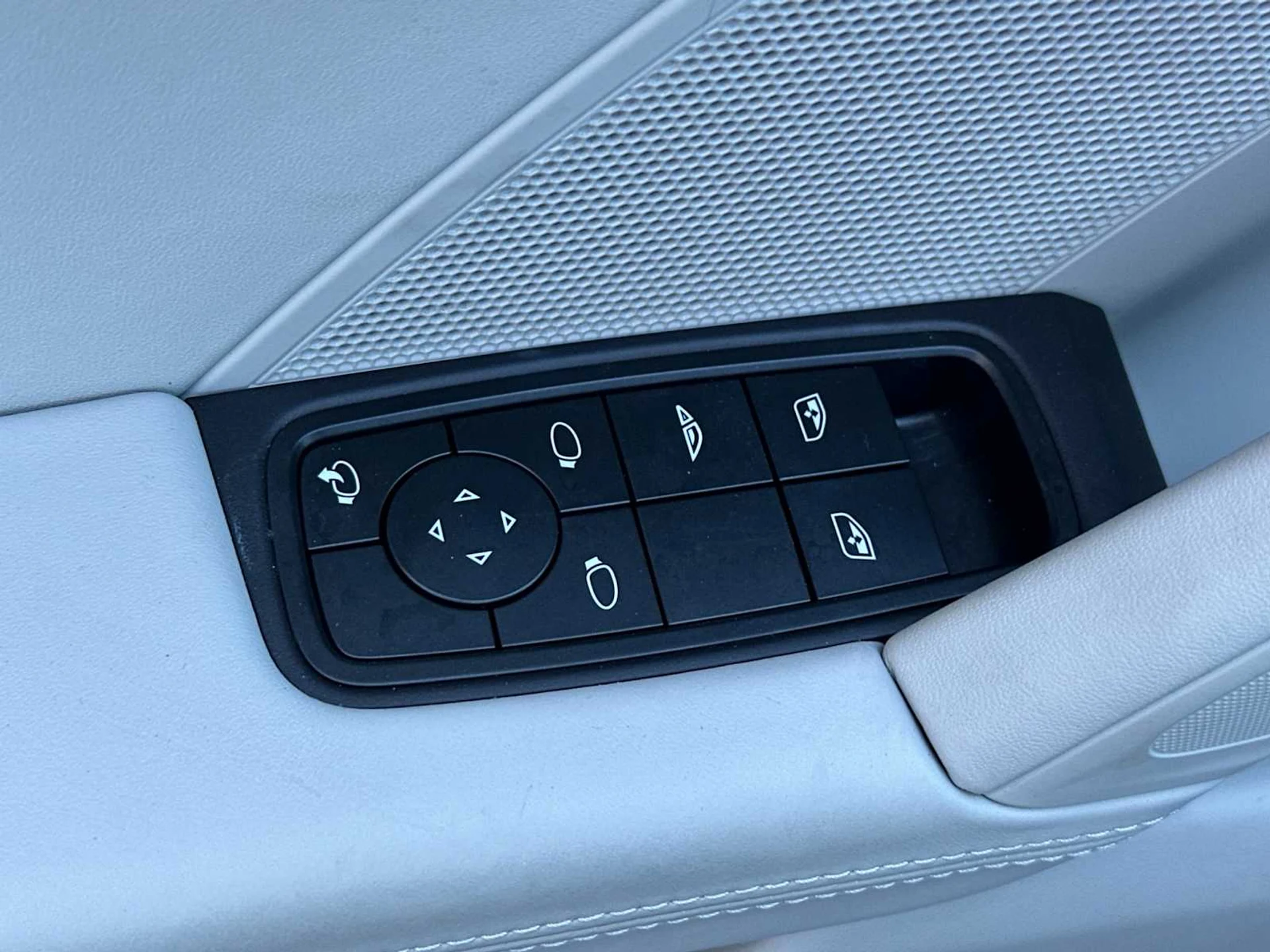 mph014_2952068596_2592b1839fade50955403b32061952afx_e4575b6336