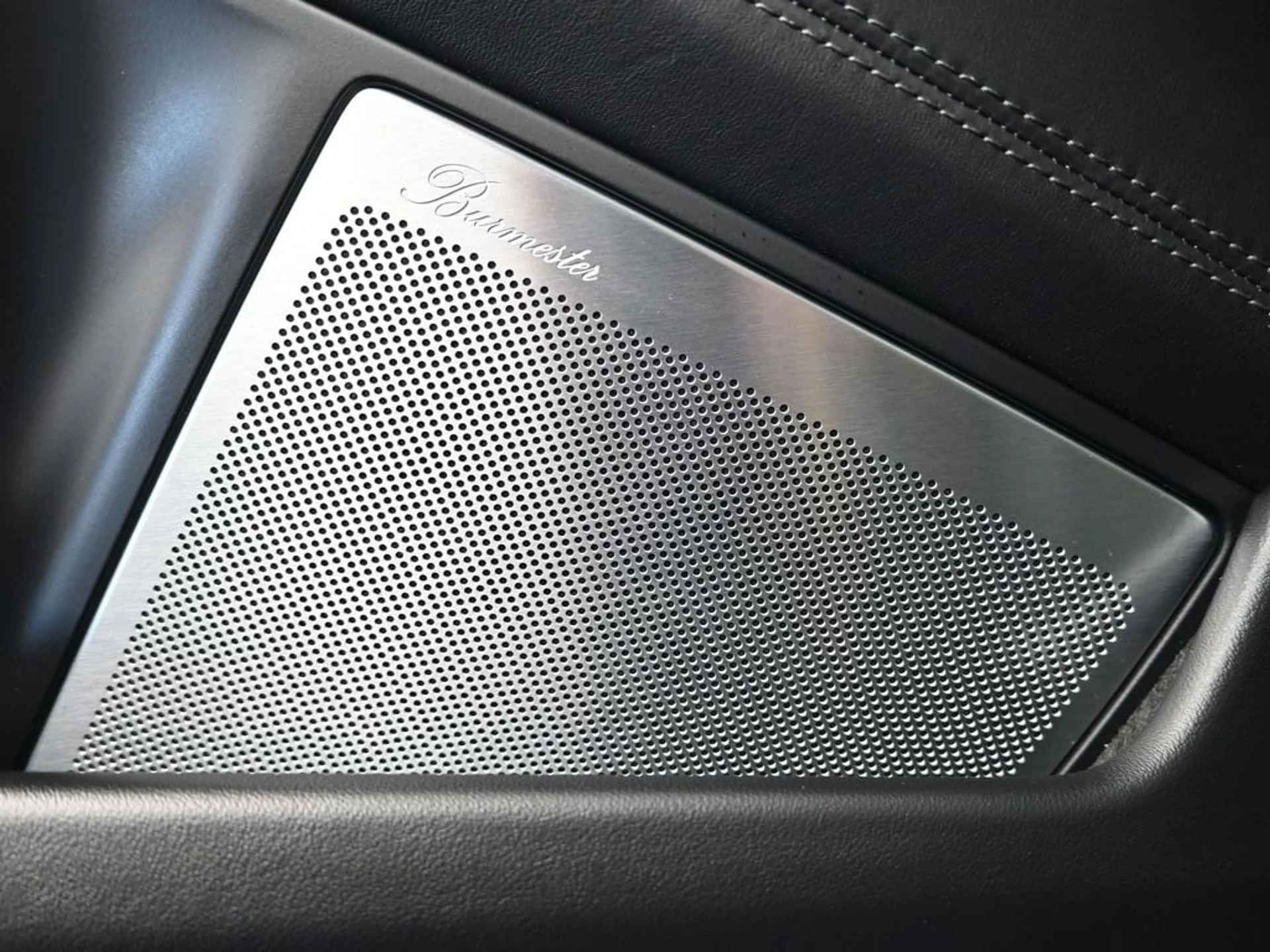 mph014_2955839200_53c908deb125813b72bb49041bdd3561x_d270fe01dc