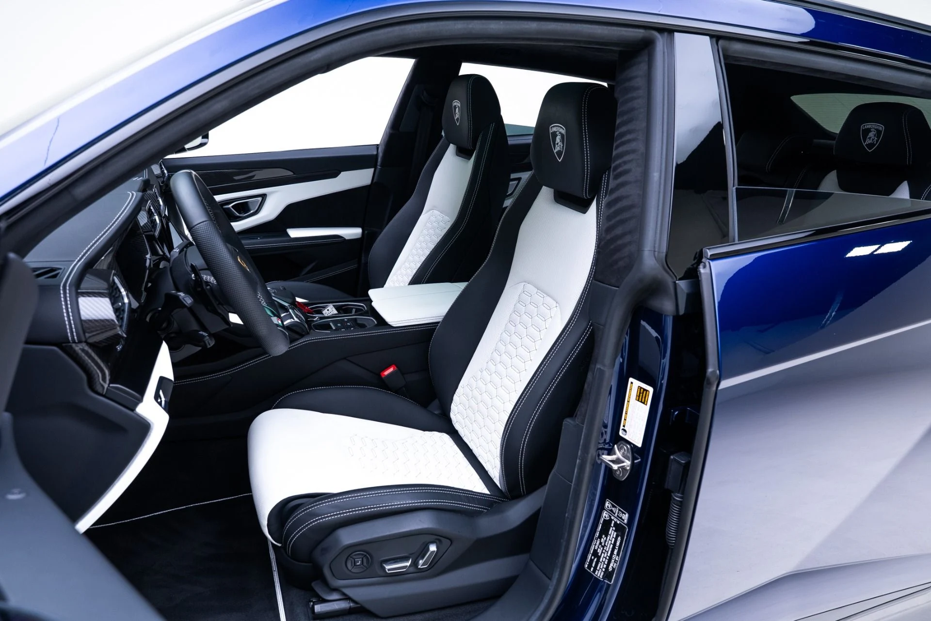 mph014_2957048887_Used_2022_Lamborghini_Urus_1775598124_de41cca476