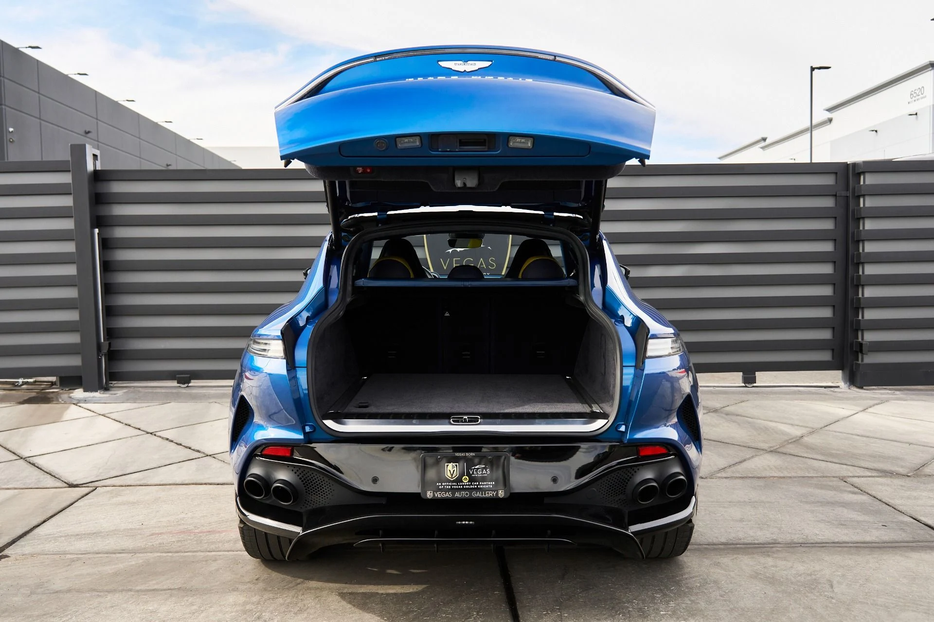 mph014_2957411845_Used_2023_Aston_Martin_DBX_707_1762900314_12eb21e56e