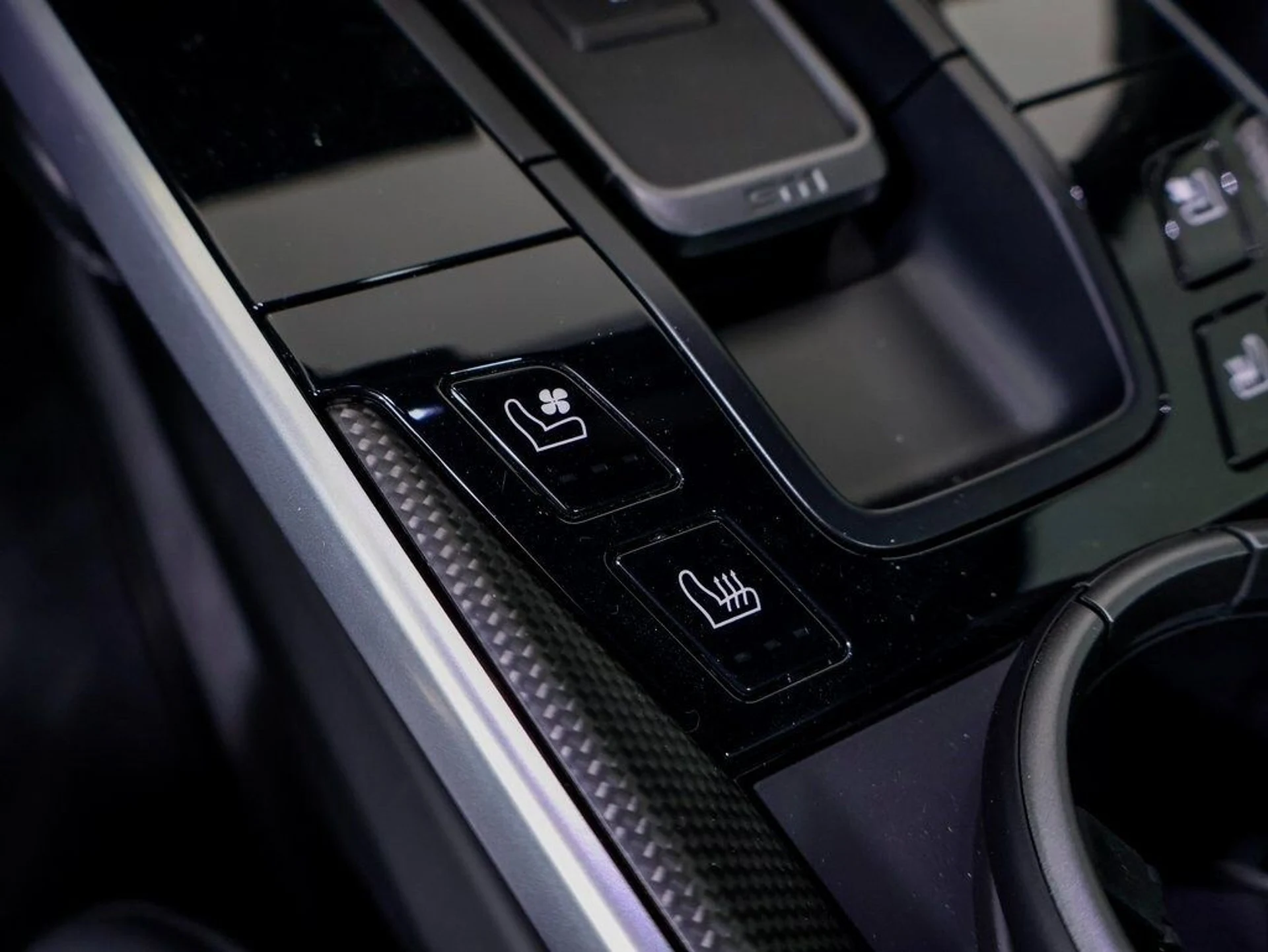 mph014_296022544_9d6058c6303c11419cc195a9d66ce111x_79536ede2b