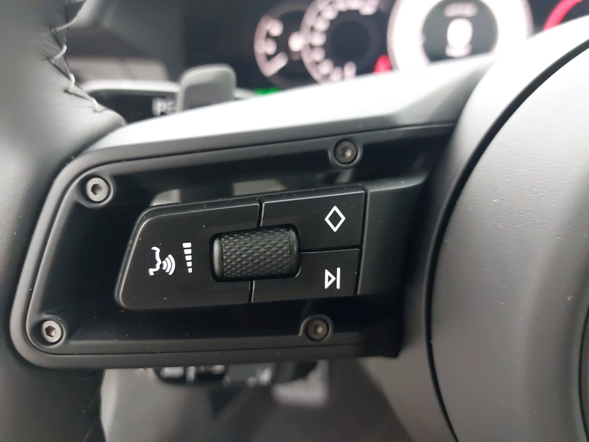 mph014_2965378202_2aef38131c0391861817de4f5344df38x_f45690f440