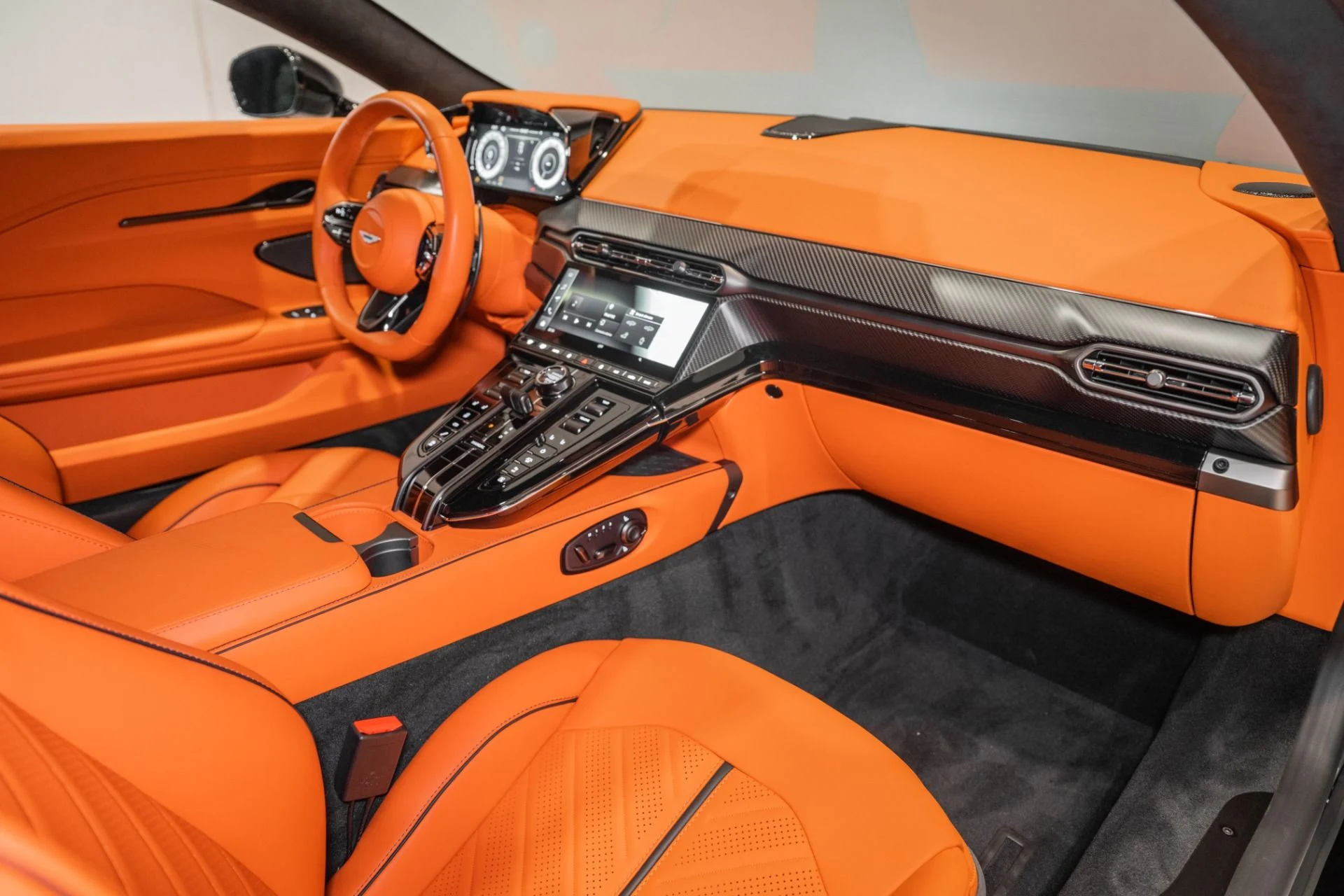 mph014_2965781448_Used_2026_Aston_Martin_Vantage_S_1778492725_1340eb1972