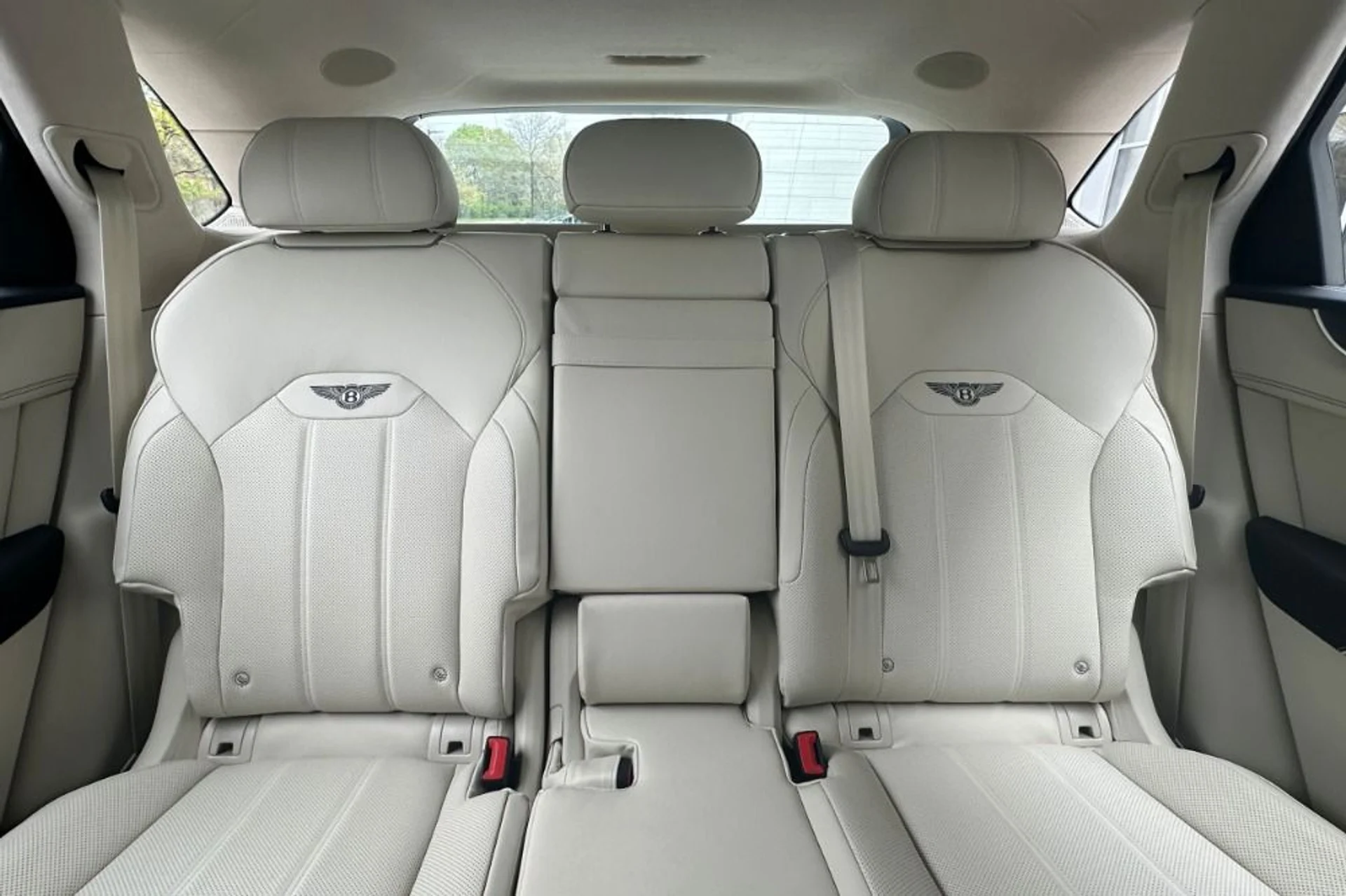 mph014_2965822400_New_2026_Bentley_Bentayga_1777900453_fc6fb5d113