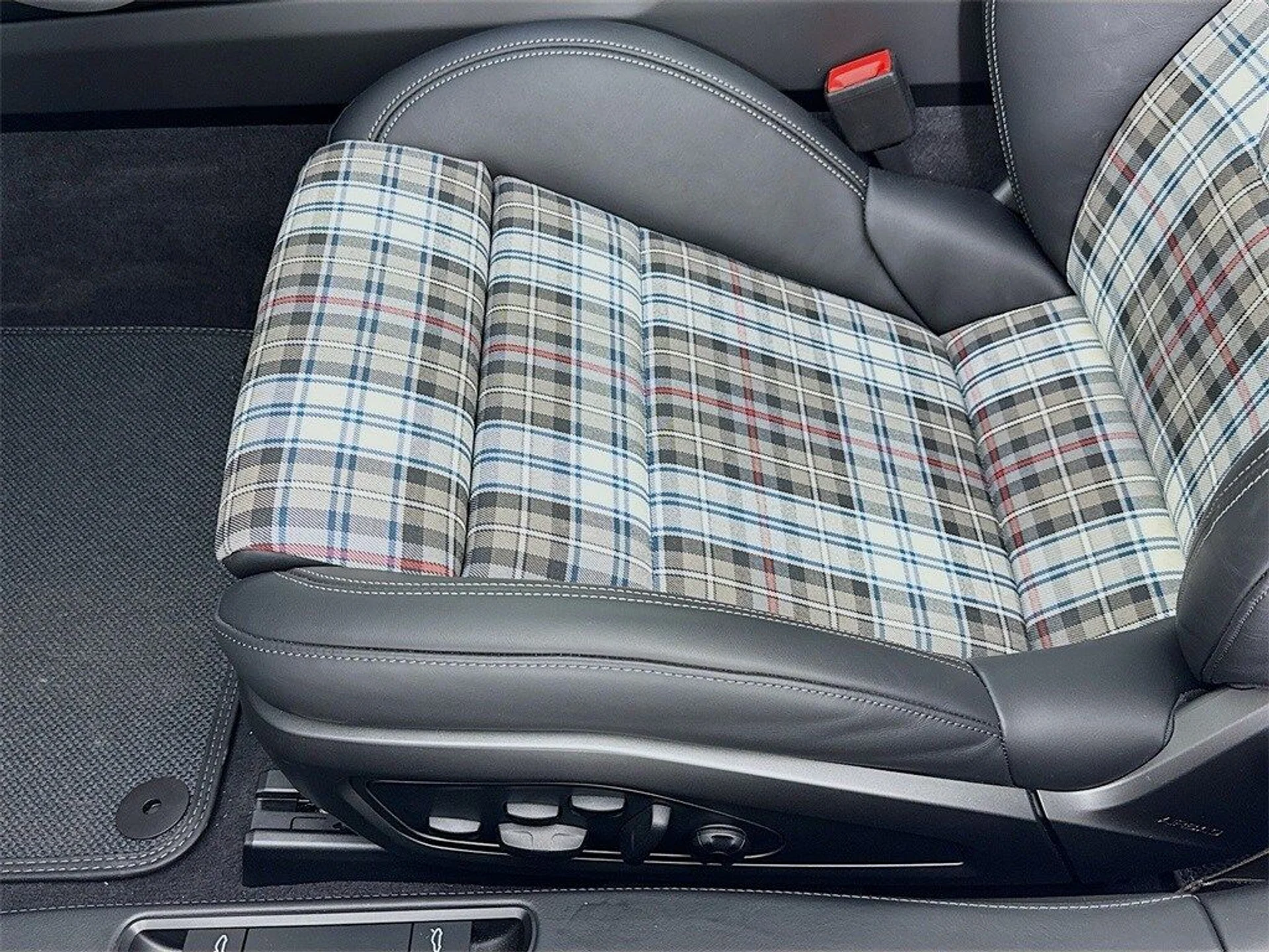 mph014_2967455516_99fbe75bc09339a80aafe8662a5f7537x_0a5e699bd7