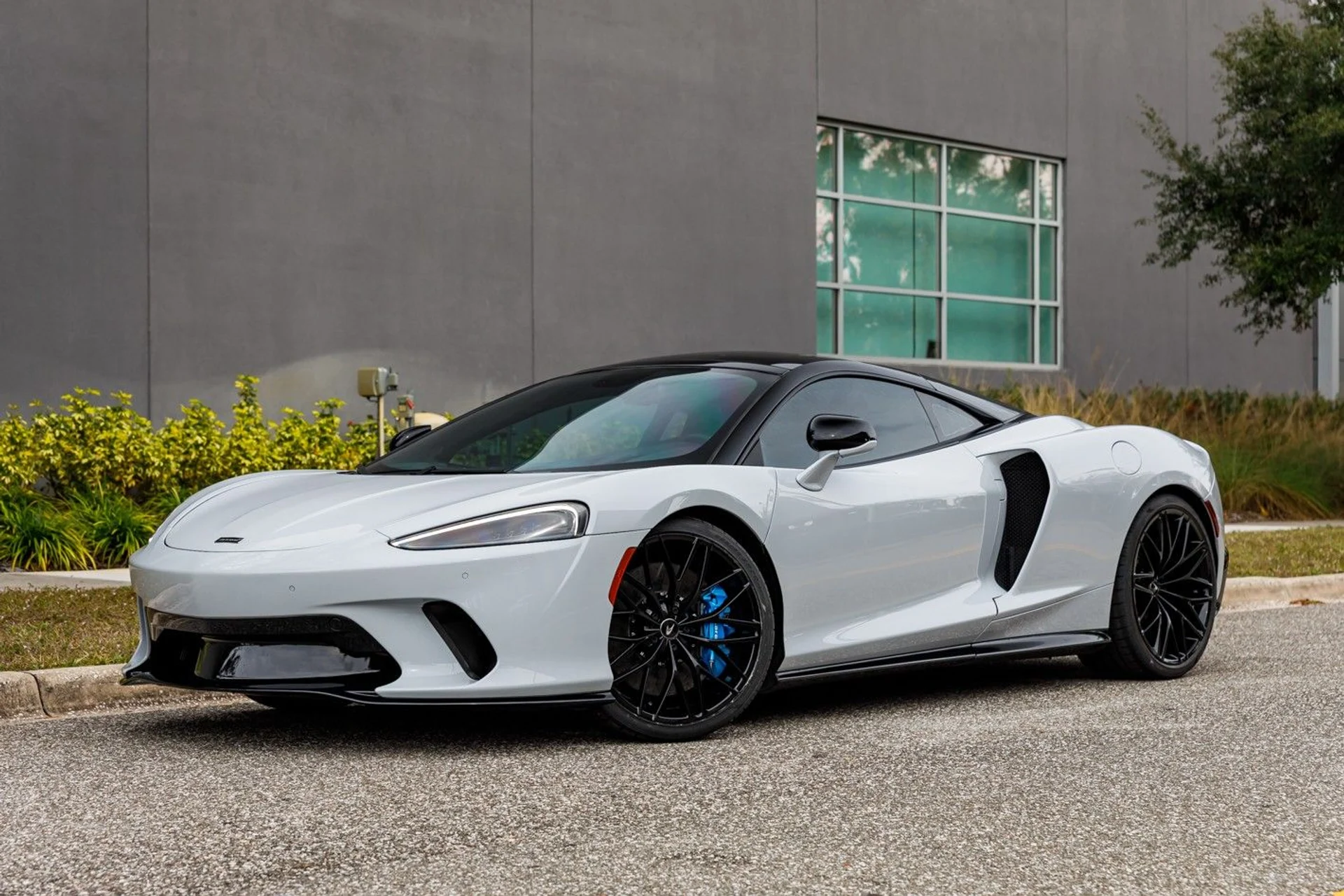 mph014_2967825220_642_p15_l_0d1e27e0a1