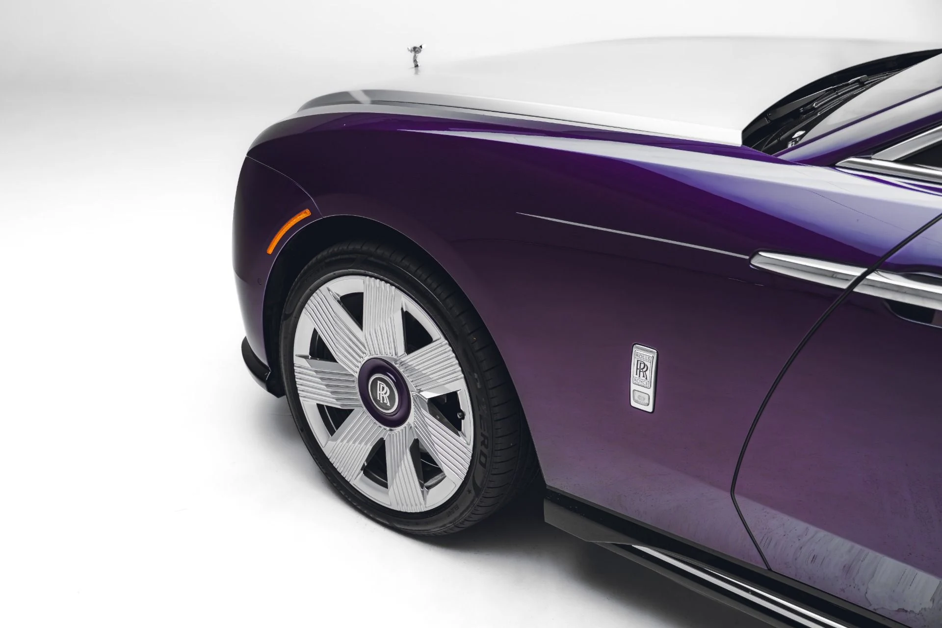 mph014_2968552041_Used_2024_Rolls_Royce_Spectre_1781309792_df3dd03903