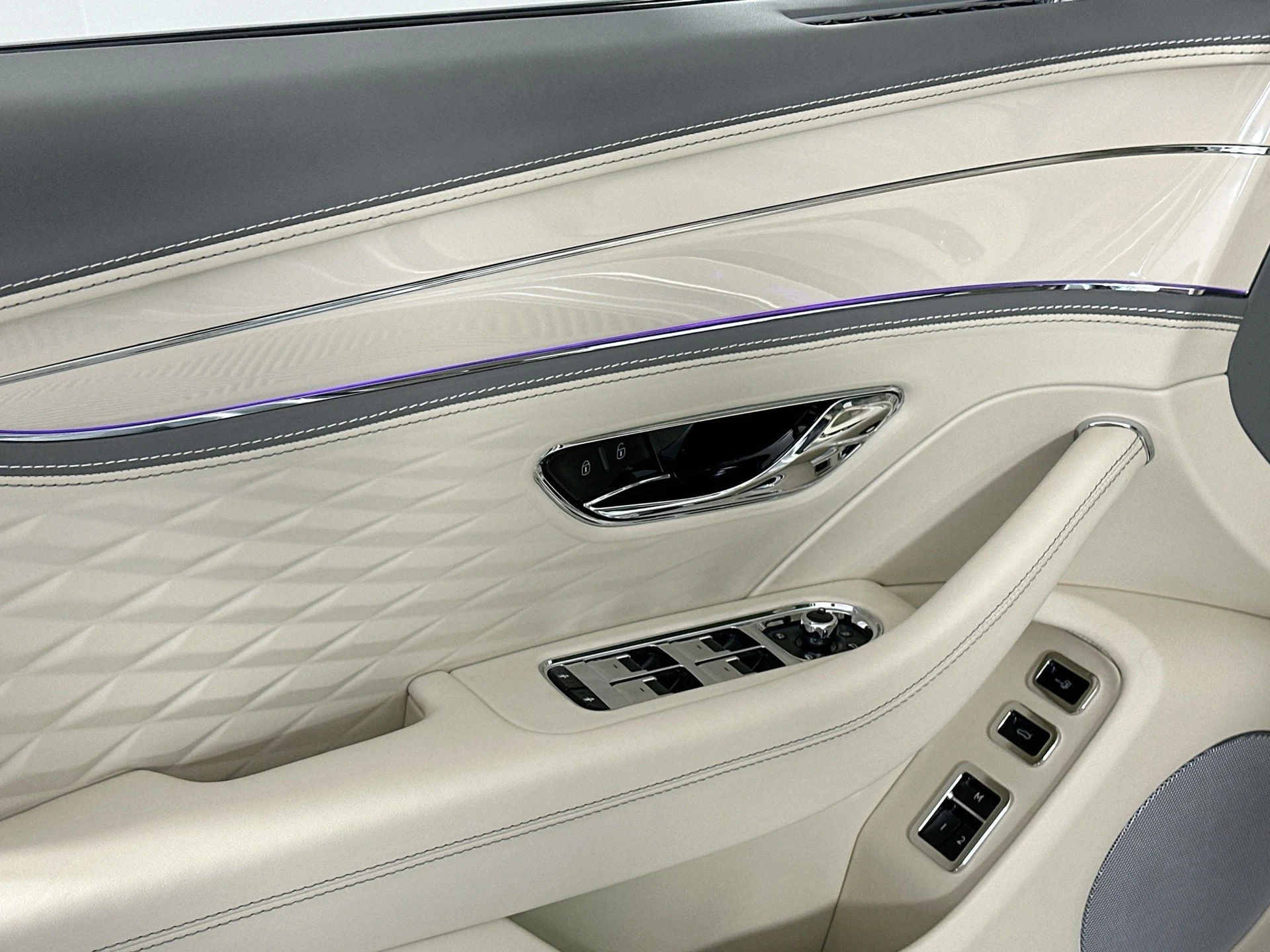 mph014_2969032299_15_0272c31b2a