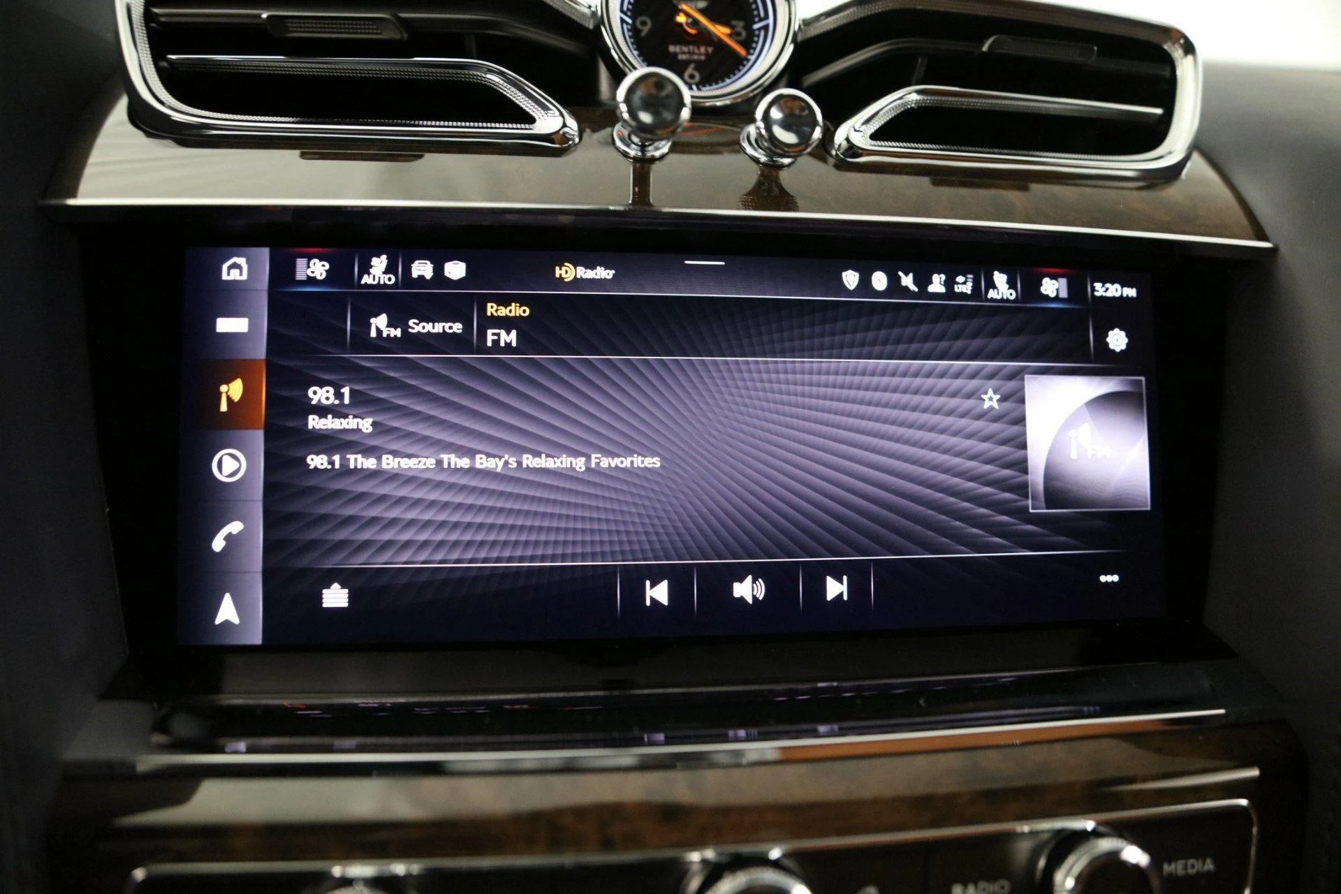 mph014_2971966813_Used_2022_Bentley_Bentayga_V8_1678278179_bba8f9362e