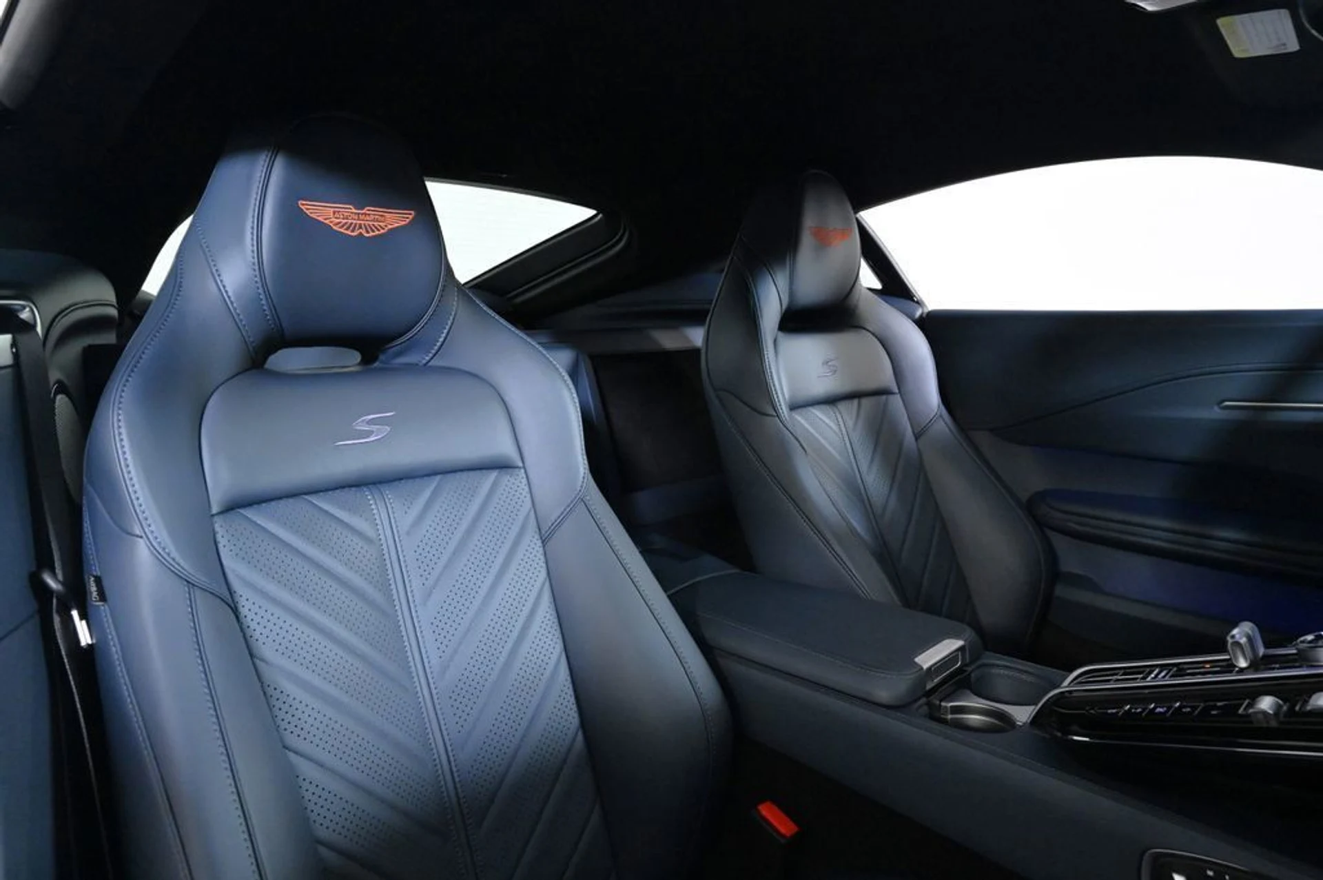mph014_2981763207_new_2026_aston_martin_vantage_scoupe_11350_23021664_15_1024_c1ff18cce0