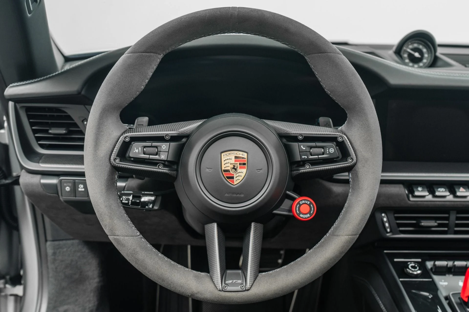 mph014_2983781503_Used_2025_Porsche_911_Targa_4_GTS_1783373195_748ad952dd