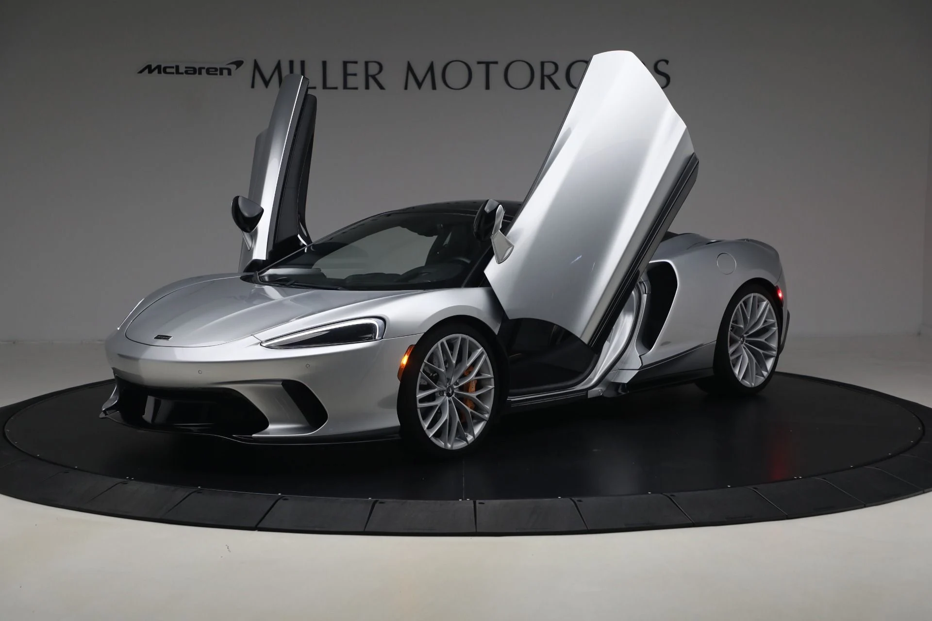 mph014_2990033705_Used_2023_Mc_Laren_GT_Luxe_a91a1a8fe3