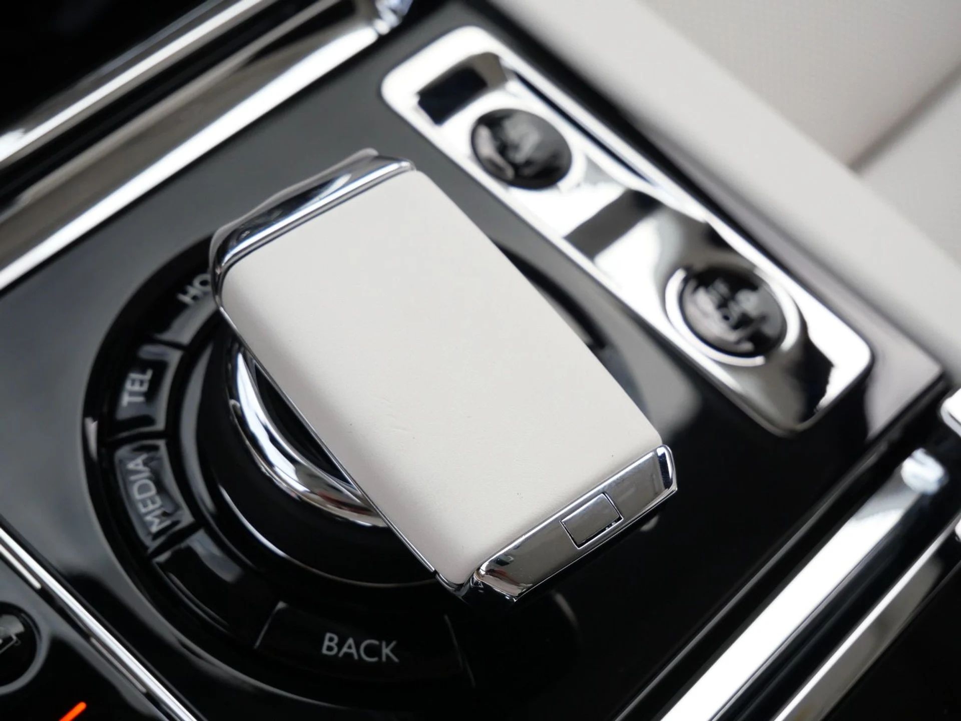 mph014_2993102800_dca8ba08a7c74a89ad831520145d8f42x_a251c59223