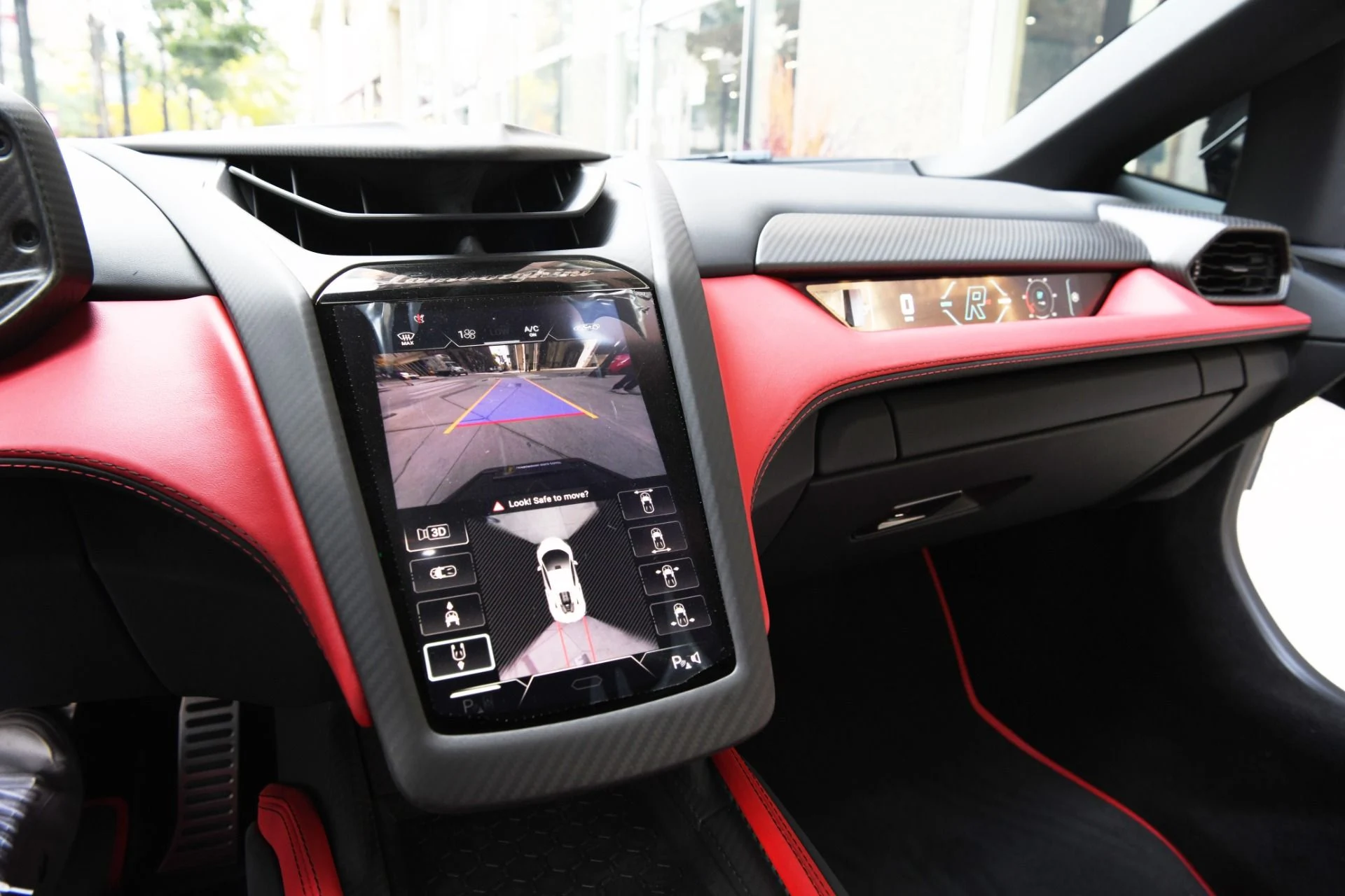 mph014_2996145574_Used_2024_Lamborghini_Revuelto_1730140444_28e7d2561a