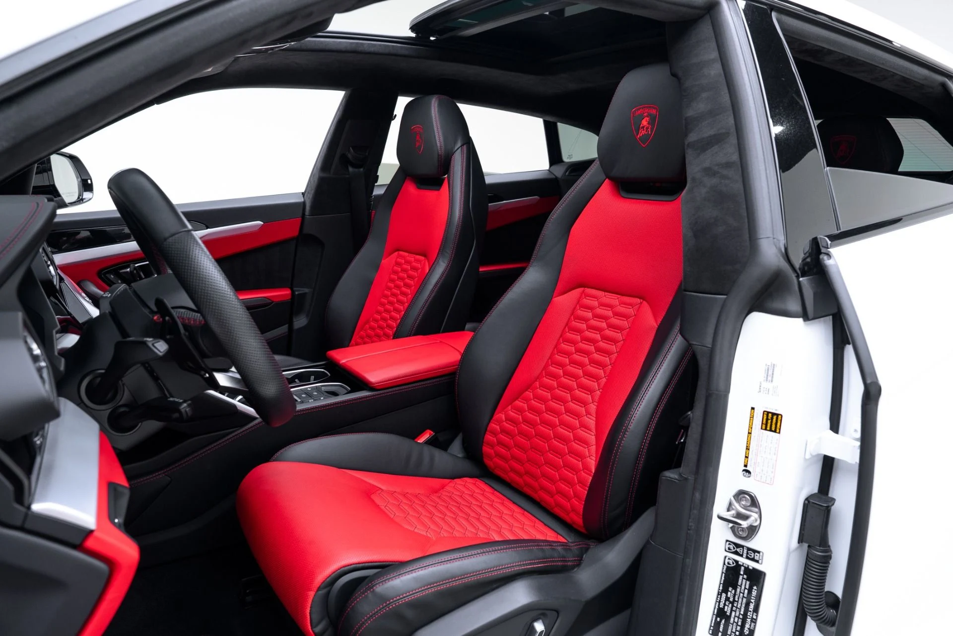 mph014_3007022676_Used_2021_Lamborghini_Urus_1775759137_73854f4f00