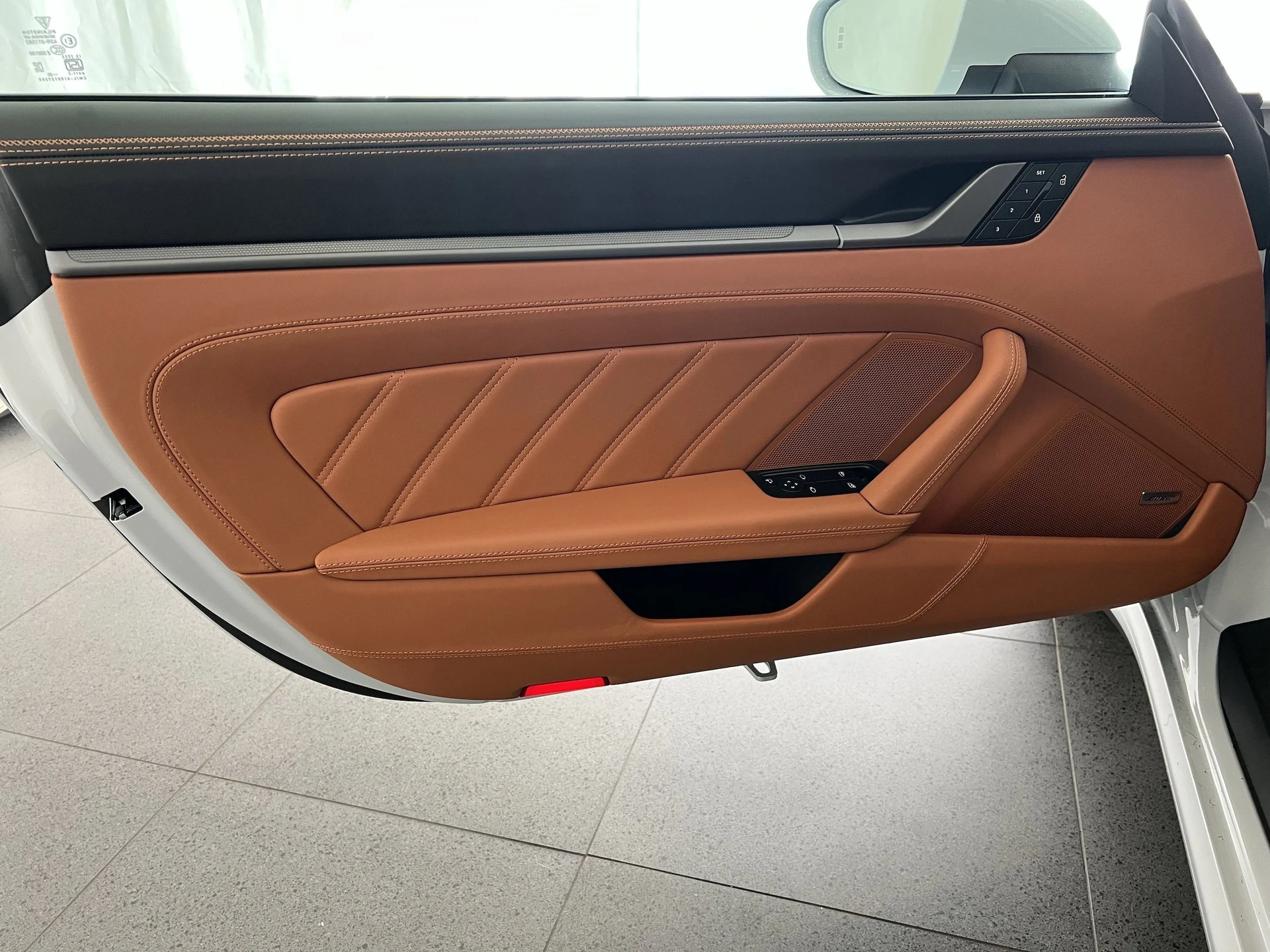 mph014_3011897337_2ac6e0783681e1f1686034f3806bdbcdx_e0519097c0