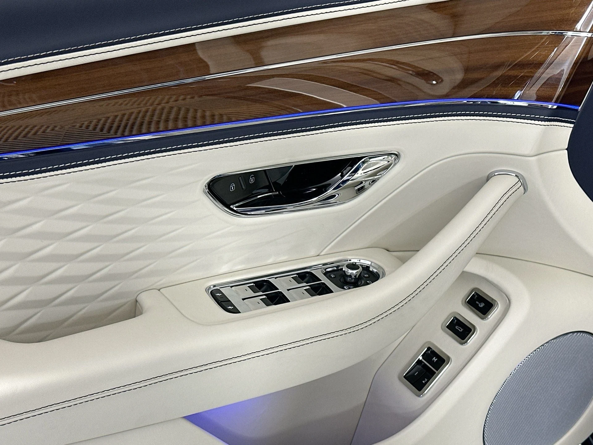 mph014_3012938504_15_e29fadc11b