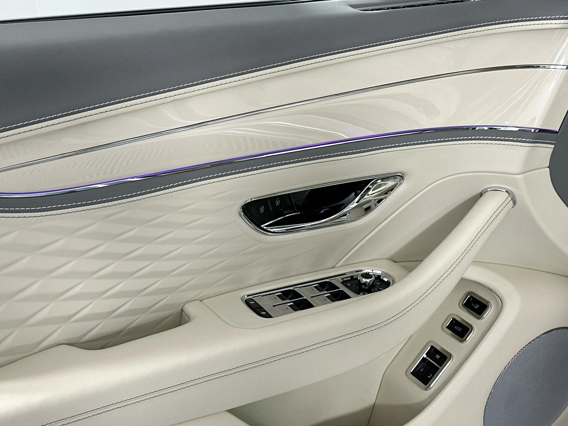 mph014_3014163070_15_3321354b5e