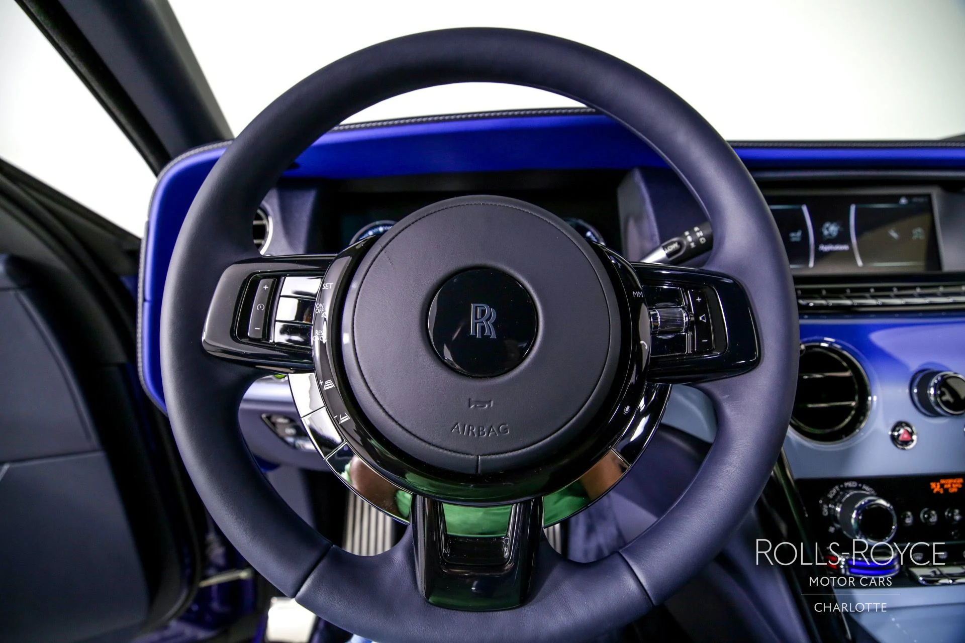 mph014_3018529982_Used_2024_Rolls_Royce_Black_Badge_Cullinan_BLUE_SHADOW_1726069494_3a02119b4a
