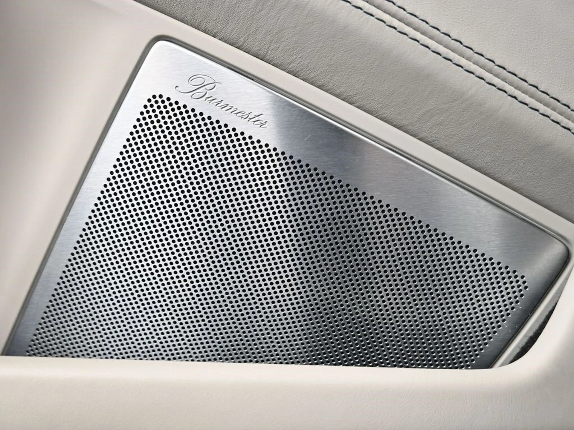 mph014_3026676206_739e192331bb77ada7c59d351561e338x_33c321bdb0