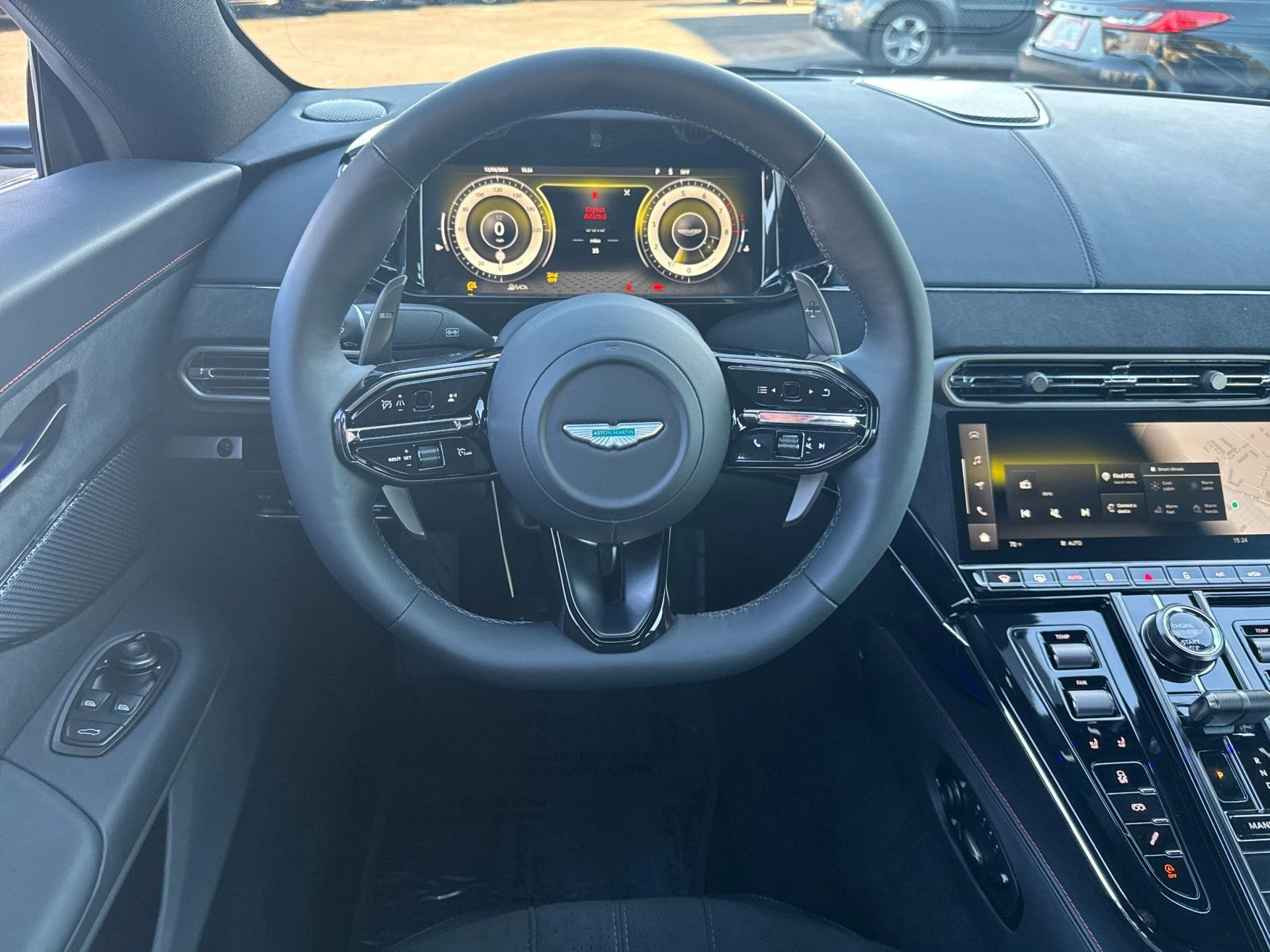 mph014_3027665184_Used_2025_Aston_Martin_Vantage_1747424223_6755d61a3b