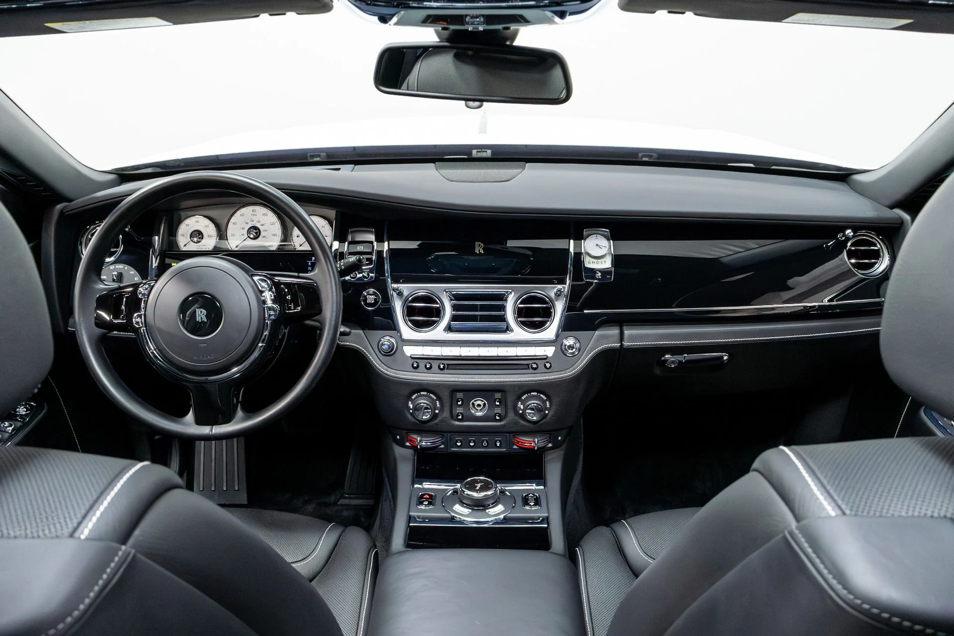 mph014_3027819462_Used_2016_Rolls_Royce_Ghost_1775019332_e3c090291e
