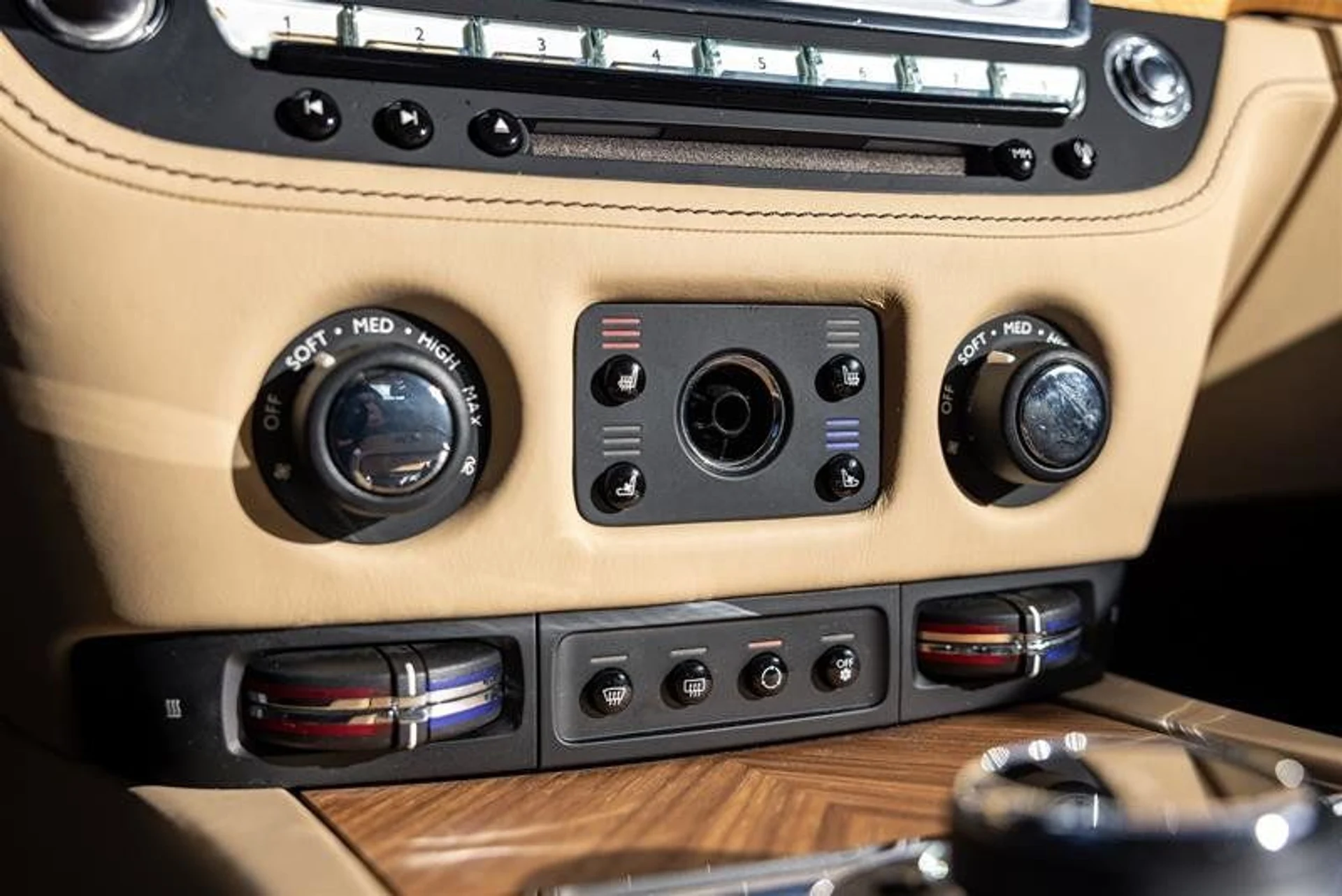 mph014_303418386_37184980_06821_11560336_1532800731_094311e9f4