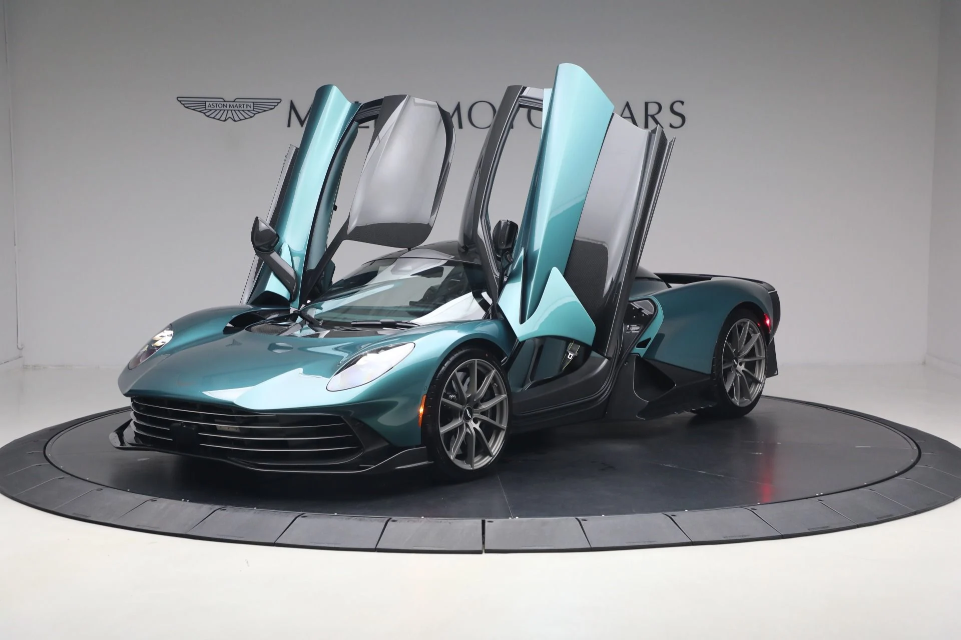 mph014_3036142583_New_2026_Aston_Martin_Valhalla_1779312479_1f146a376a