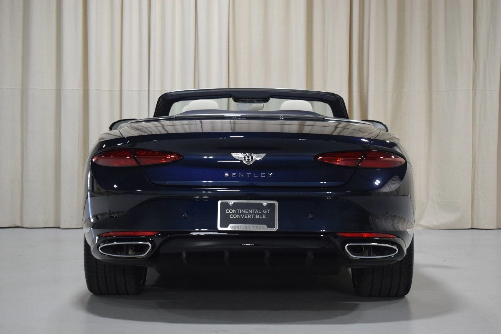 mph014_3036691713_fb906167174f04db065e976ed05ff437x_b9edfb505c