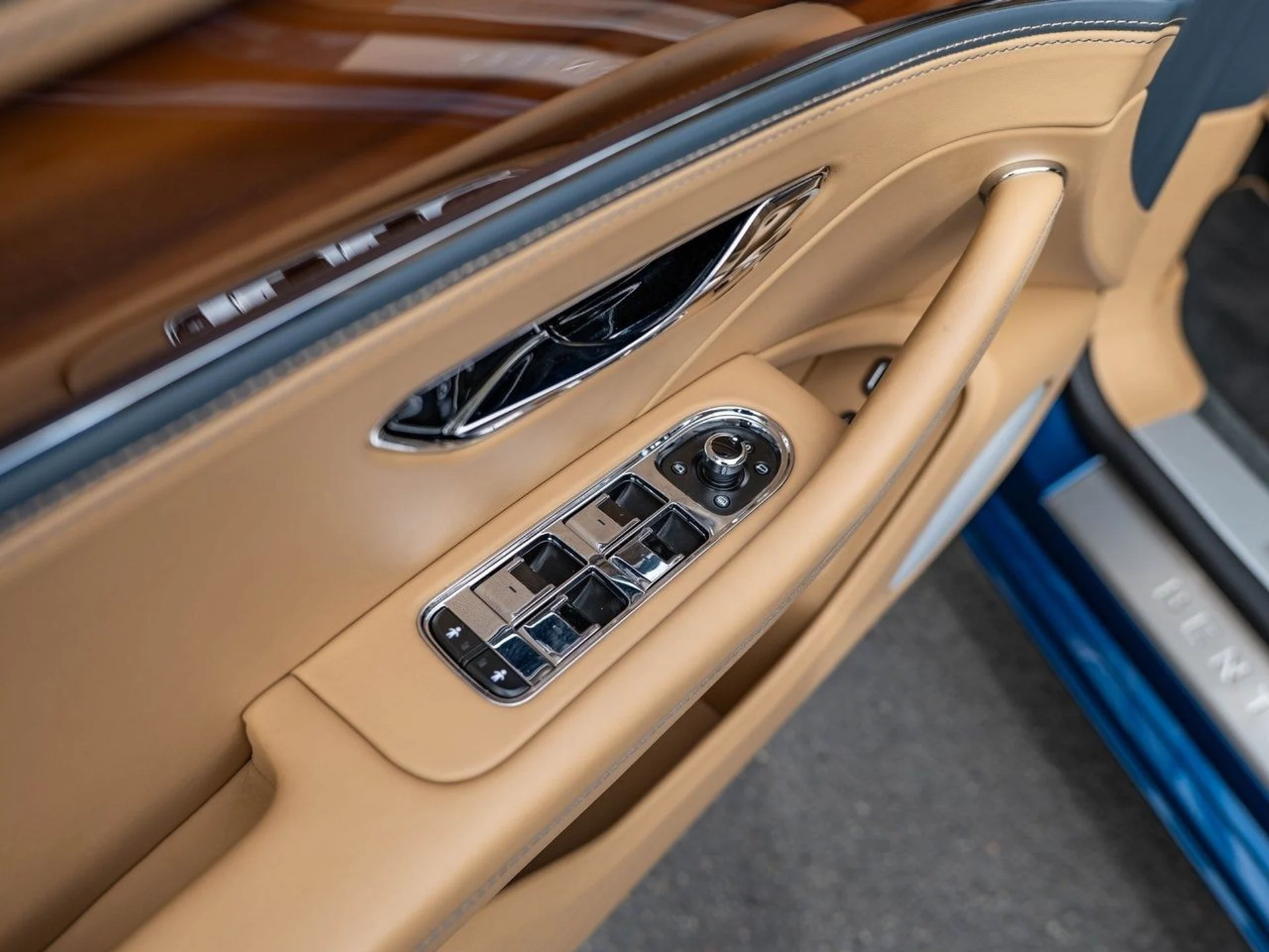 mph014_3036811844_4c384ab16b08be169ade1113529a8b0dx_4acebd7816