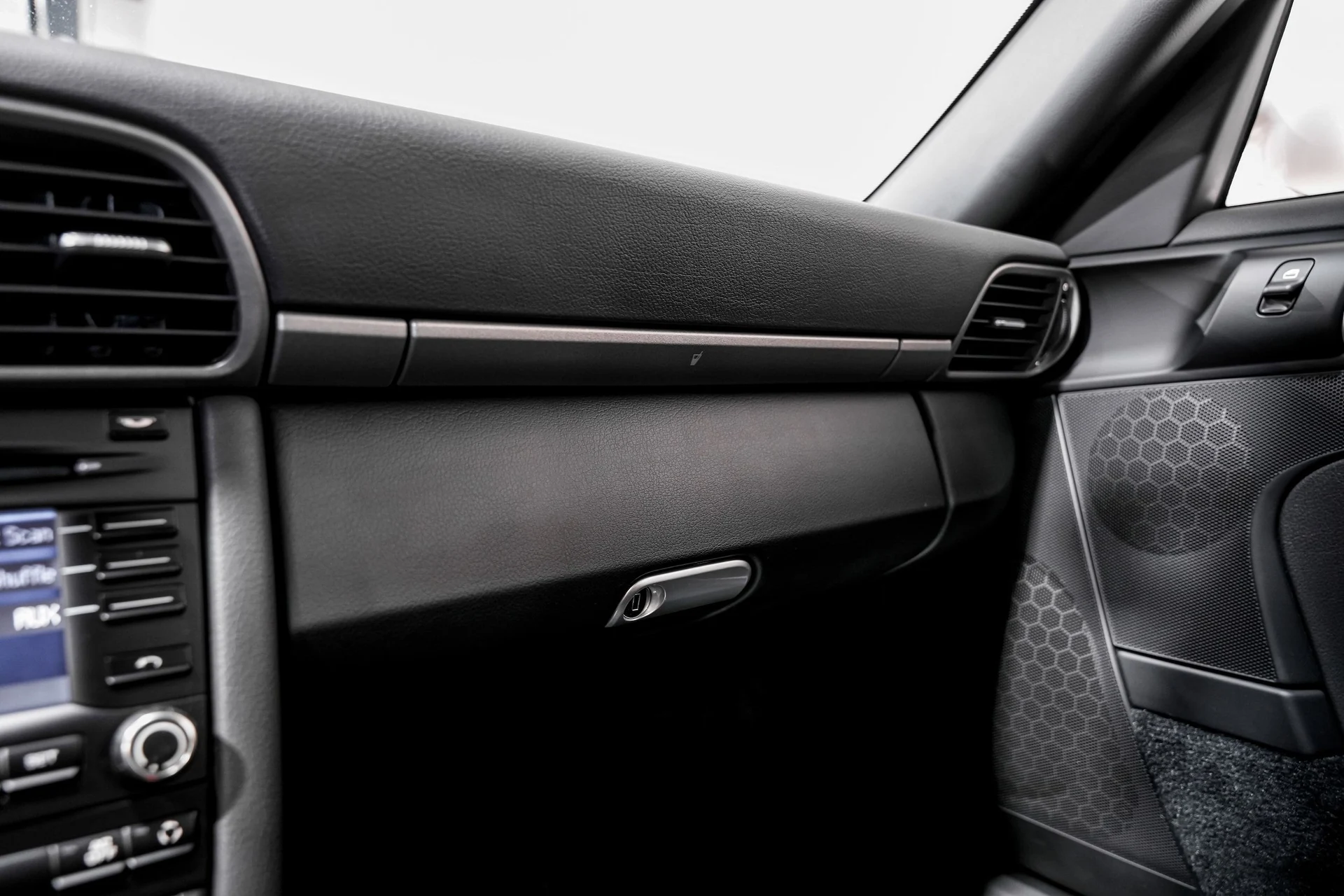 mph014_3044656235_20318e75449a95a797d97708948af4f2x_08c84288ef