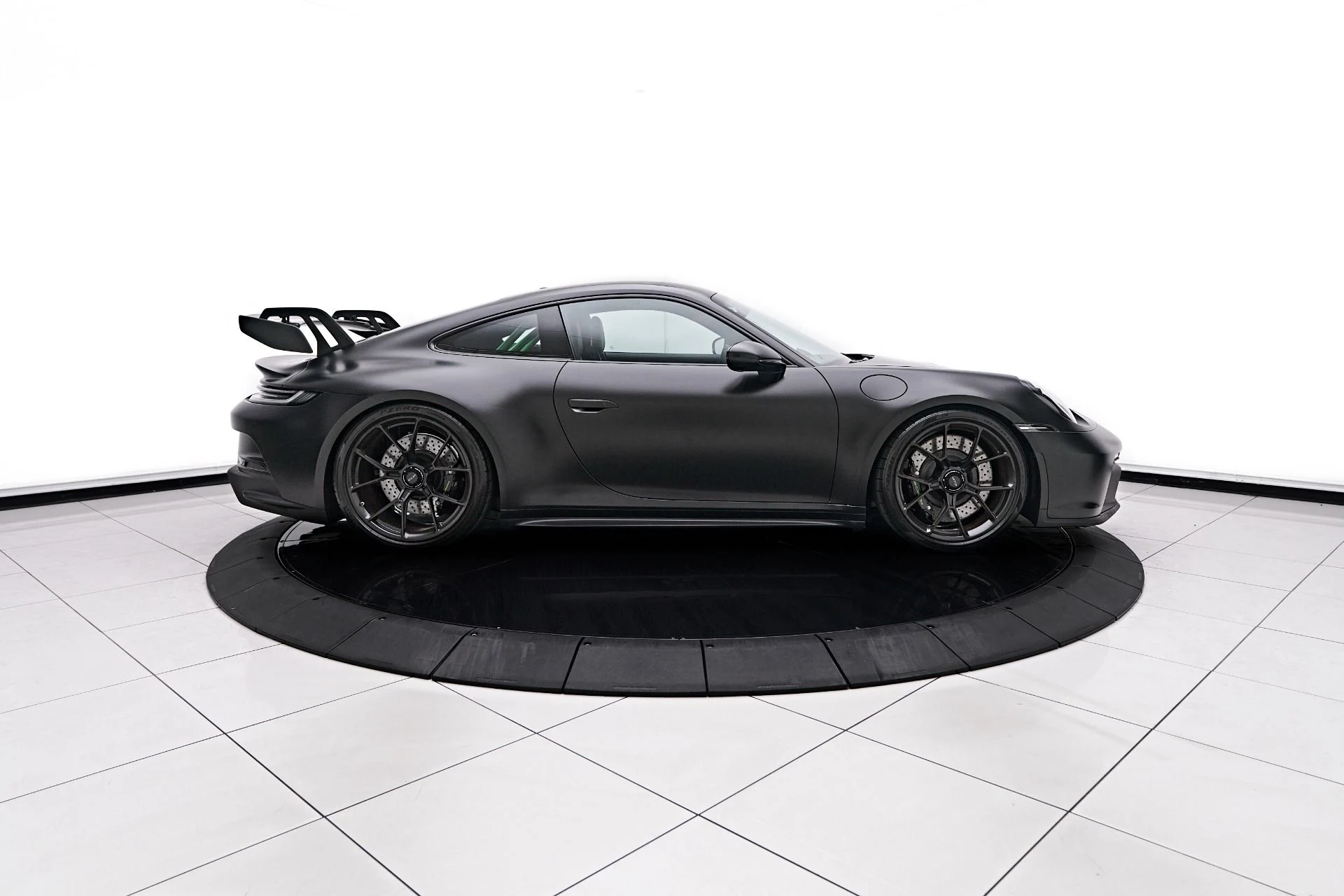 mph014_3047705552_Used_2022_Porsche_911_GT_3_1755812585_8c1b626680