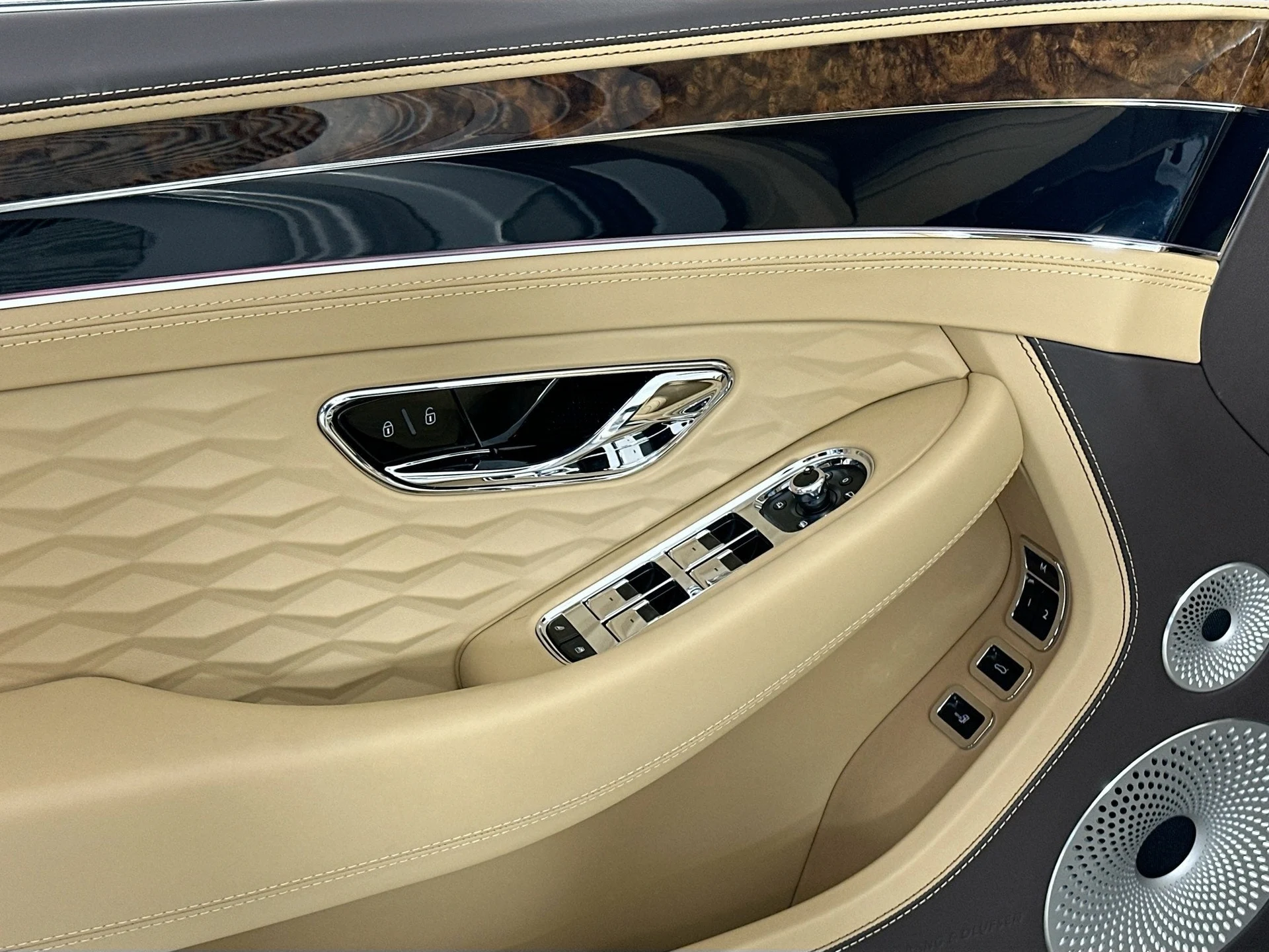 mph014_3051903131_15_6d2e541872