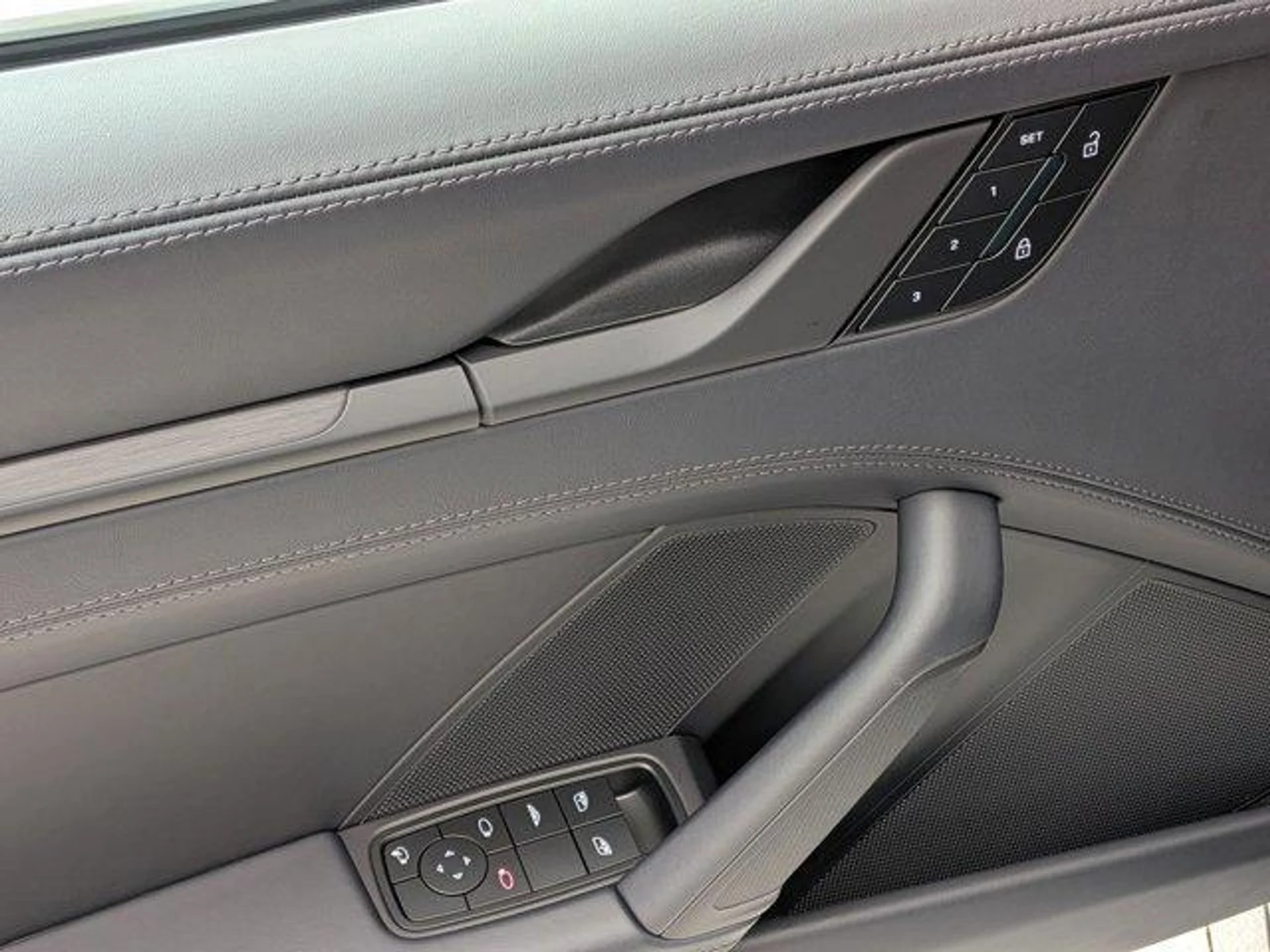 mph014_3053421460_S_Cp1cudj_J1wenxa_R_Zfefm9k_Q5tw_4cfd46205d