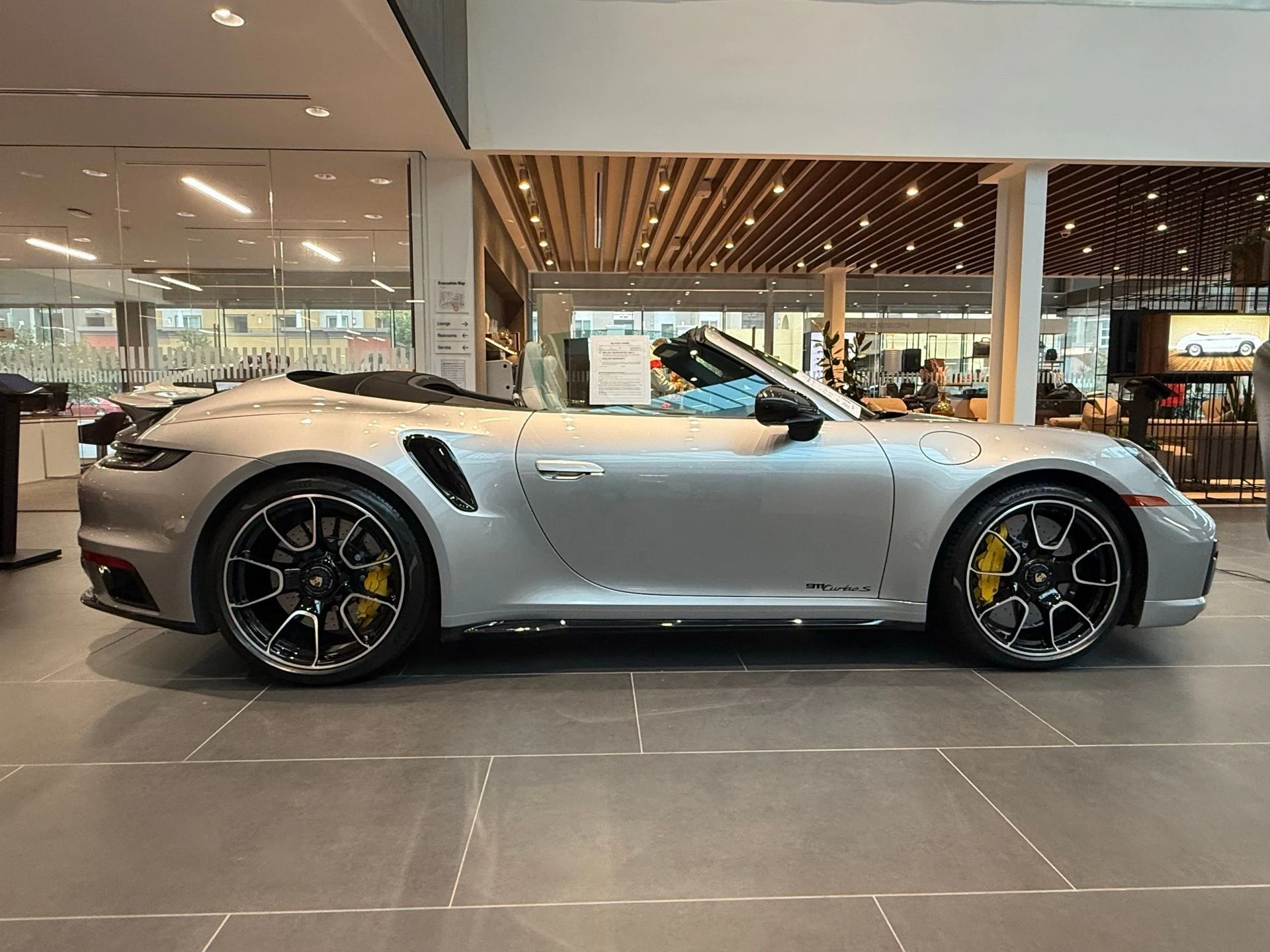 mph014_3076400008_603344d9c3317bdedadc5a31a5f3e2cd_5b36a14a96