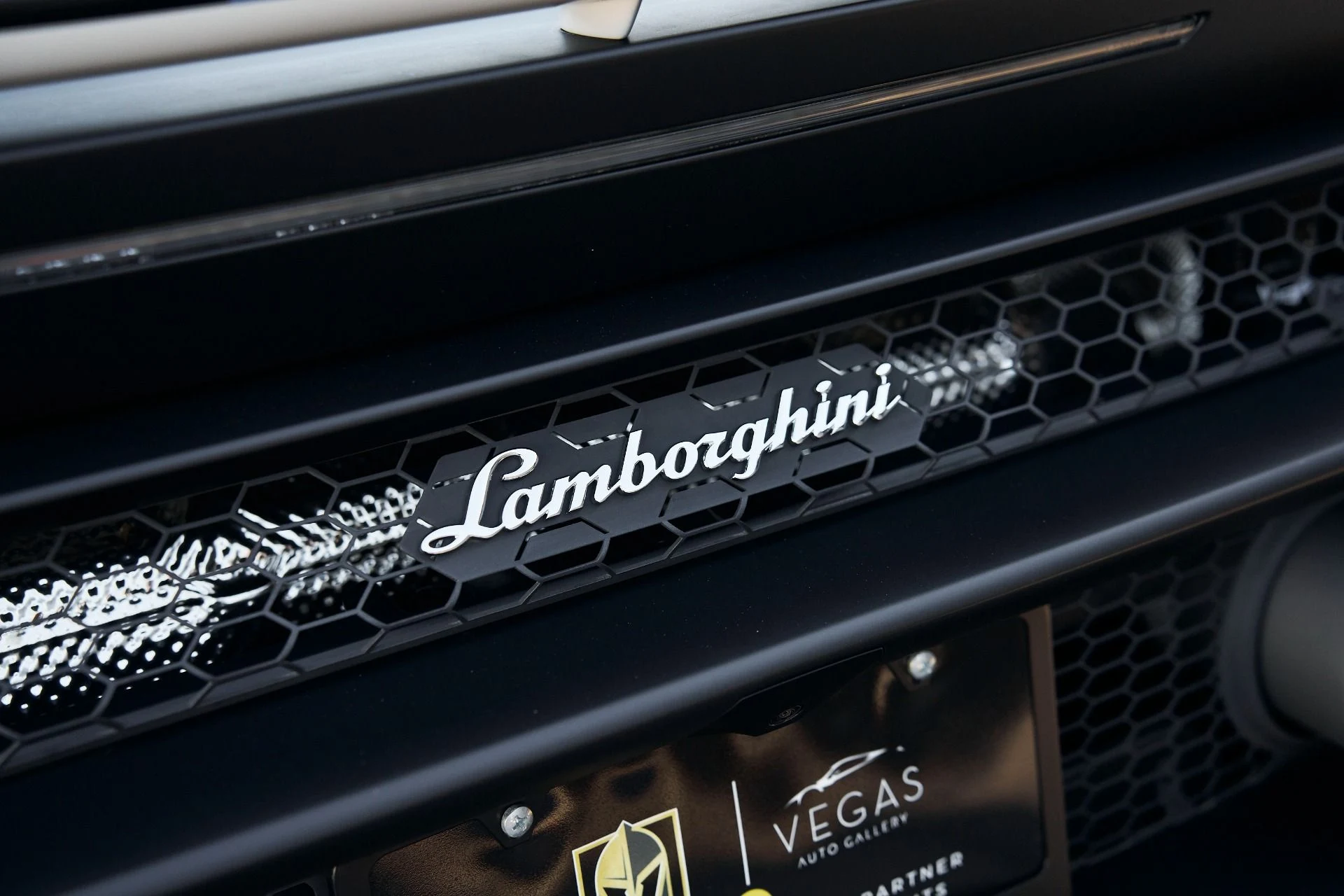 mph014_3081564867_Used_2024_Lamborghini_Huracan_Sterrato_Base_1761068393_9fabdbd852
